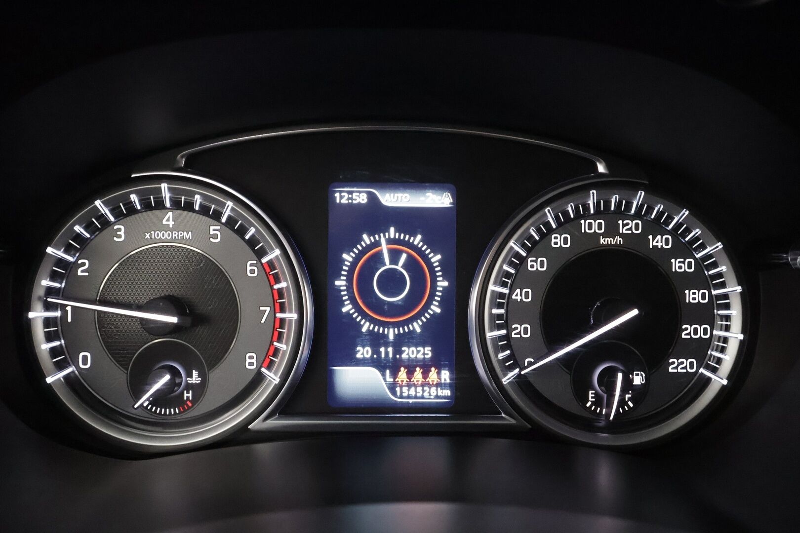 Suzuki Vitara 2019 140 BOOSTERJET 4WD GL+ 6MT * 1.Om Suomi-auto / ACC / P.kamera / Radio / Koukku * - Kahdet renkaat aluvanteilla - HULLU BLACKWEEK KORKOTARJOUS 2,49%