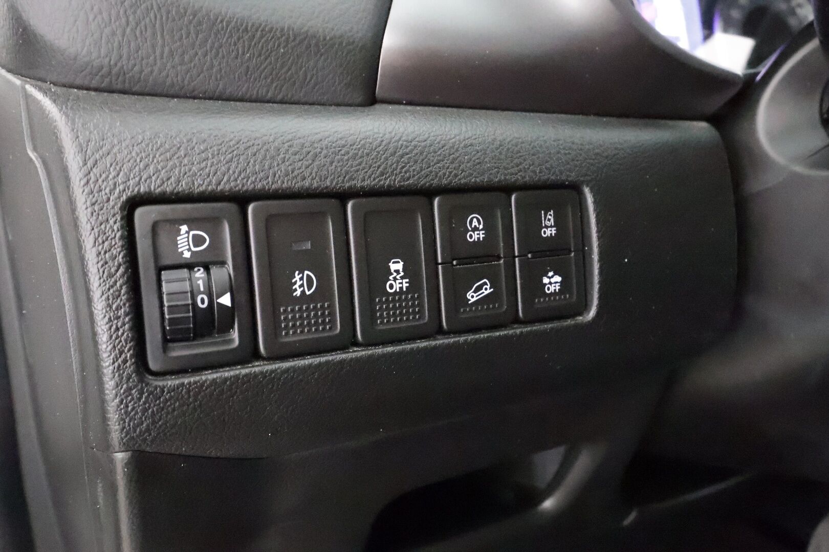 Suzuki Vitara 2019 140 BOOSTERJET 4WD GL+ 6MT * 1.Om Suomi-auto / ACC / P.kamera / Radio / Koukku * - Kahdet renkaat aluvanteilla - HULLU BLACKWEEK KORKOTARJOUS 2,49%