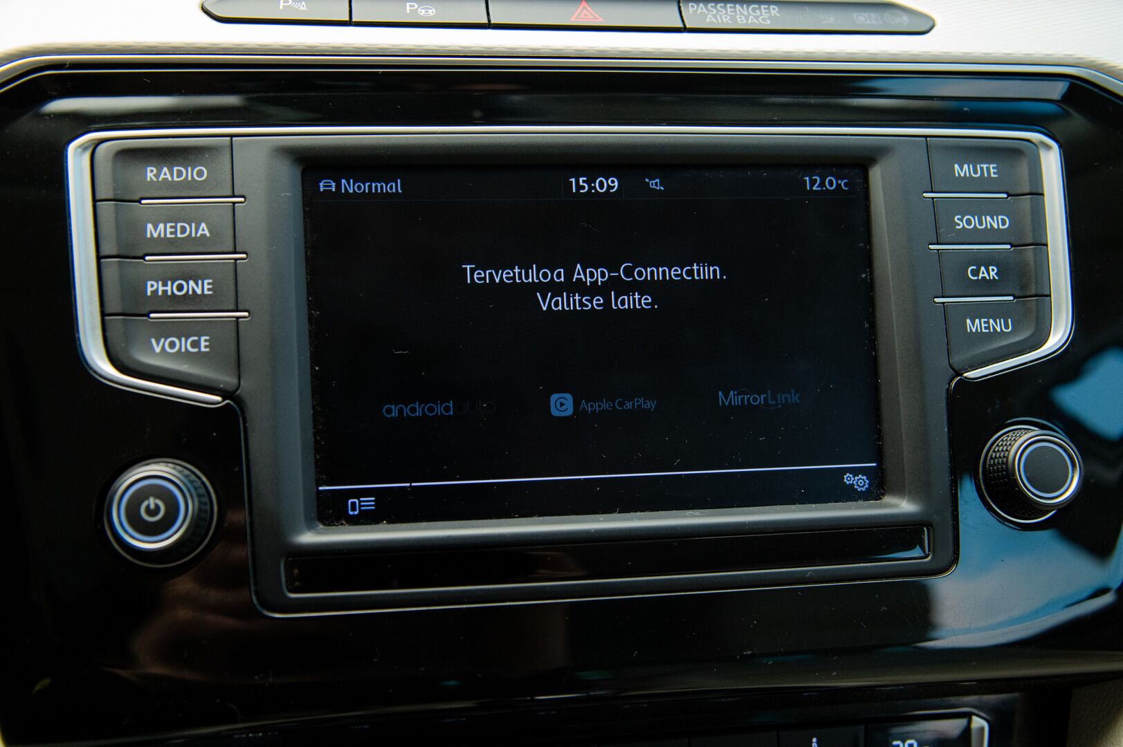 Volkswagen Passat 2016 Variant GTE Plug-In Hybrid 160 kW (218 hv) DSG-automaatti - Hierova penkki | ACC | Koukku | Veeman vanteet | P.Kamera | 2x renkaat&alumiinivanteet