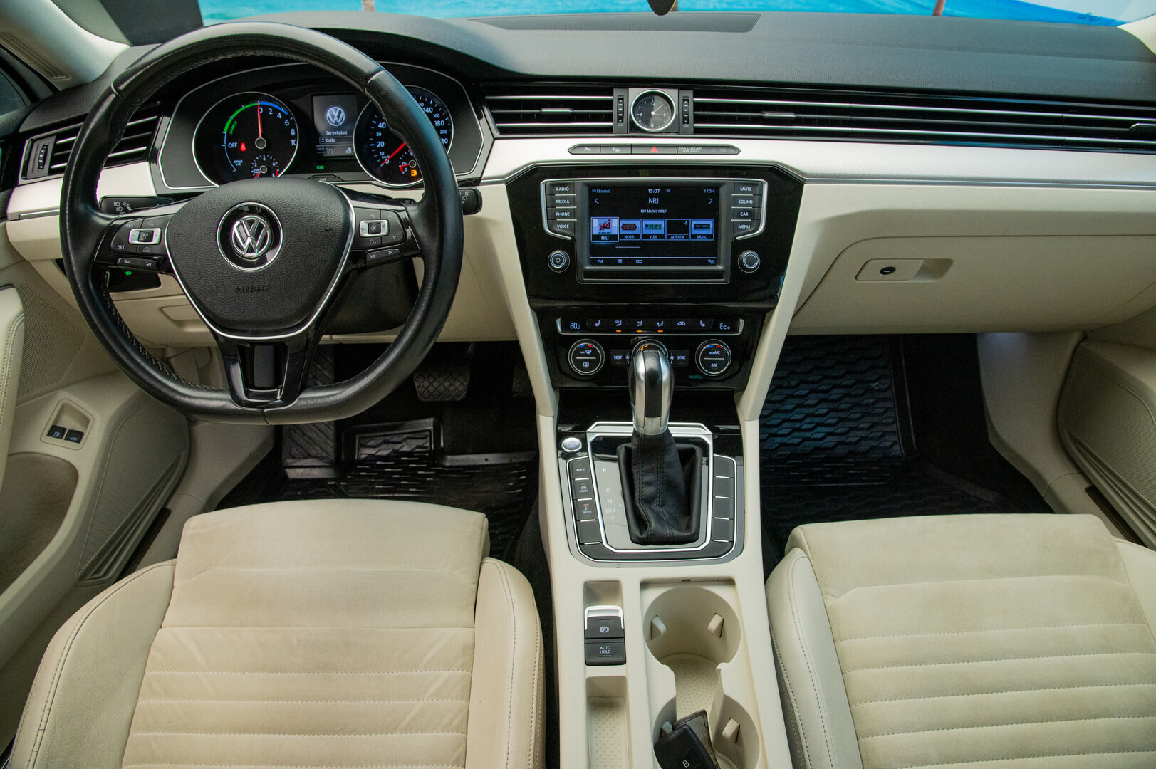 Volkswagen Passat 2016 Variant GTE Plug-In Hybrid 160 kW (218 hv) DSG-automaatti - Hierova penkki | ACC | Koukku | Veeman vanteet | P.Kamera | 2x renkaat&alumiinivanteet