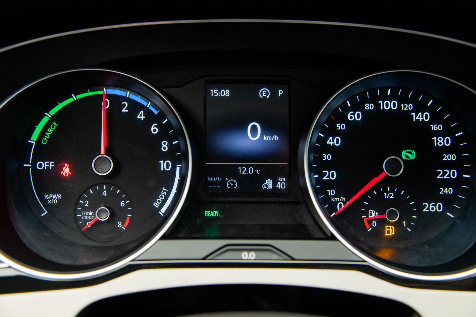 Volkswagen Passat 2016 Variant GTE Plug-In Hybrid 160 kW (218 hv) DSG-automaatti - Hierova penkki | ACC | Koukku | Veeman vanteet | P.Kamera | 2x renkaat&alumiinivanteet