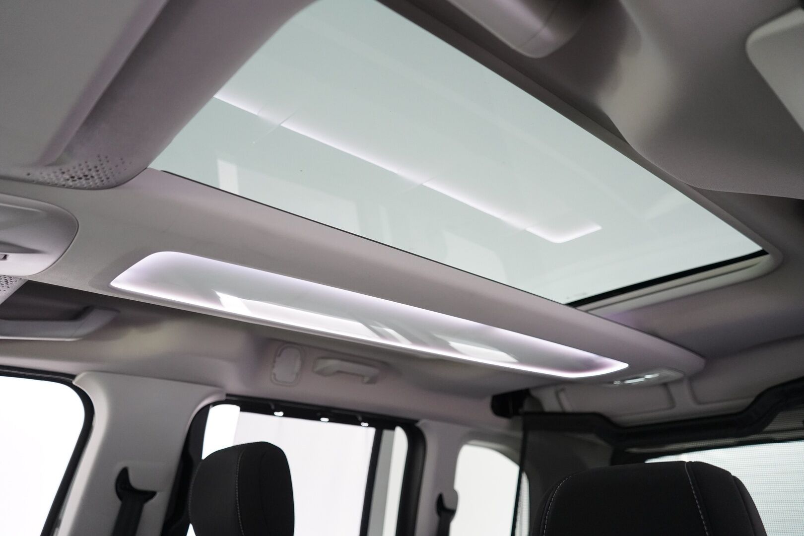 Opel Combo 2019 1.5 DTH Life Innovation Start/Stop 96 kW AT8 *Webasto / Lasikatto / 360 kamera / Vakkari / BT / Carplay / Blis* - Suomi-auto / Viimeisin huolto 8/2025 / Kahdet renkaat + vanteet / Jakopää 2024!