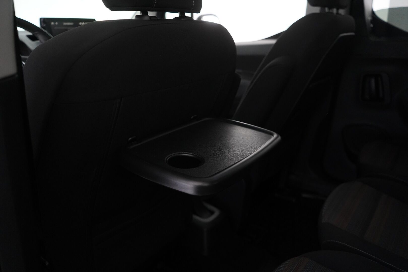 Opel Combo 2019 1.5 DTH Life Innovation Start/Stop 96 kW AT8 *Webasto / Lasikatto / 360 kamera / Vakkari / BT / Carplay / Blis* - Suomi-auto / Viimeisin huolto 8/2025 / Kahdet renkaat + vanteet / Jakopää 2024!