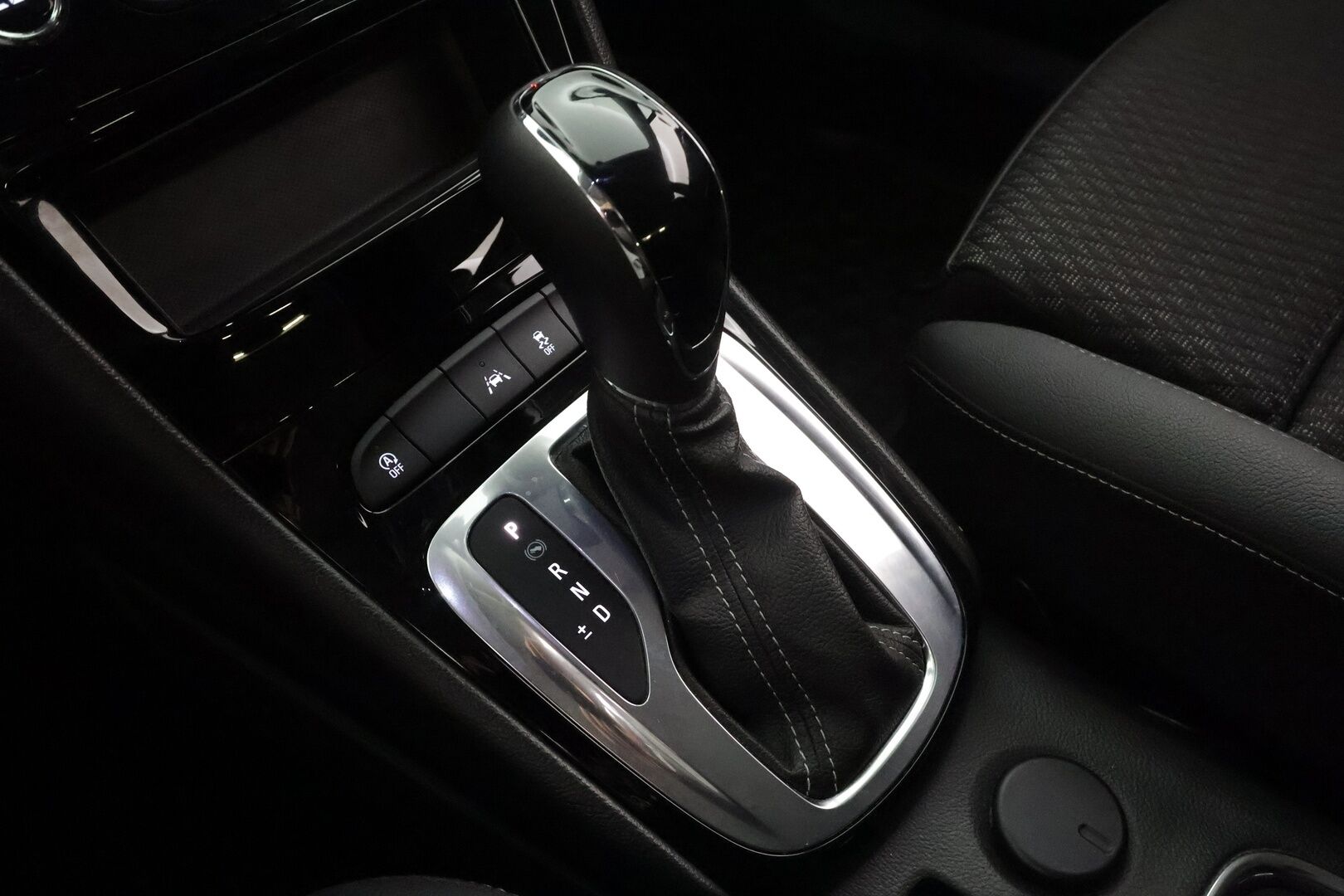 Opel Astra 2020 Sports Tourer Innovation Plus 150 Turbo A * Webasto / Vakkari / P.kamera / Matrix LED / Puolinahat / Navi / Ratinlämmitin * - 1.Om Suomi-auto / Kahdet renkaat aluvanteilla