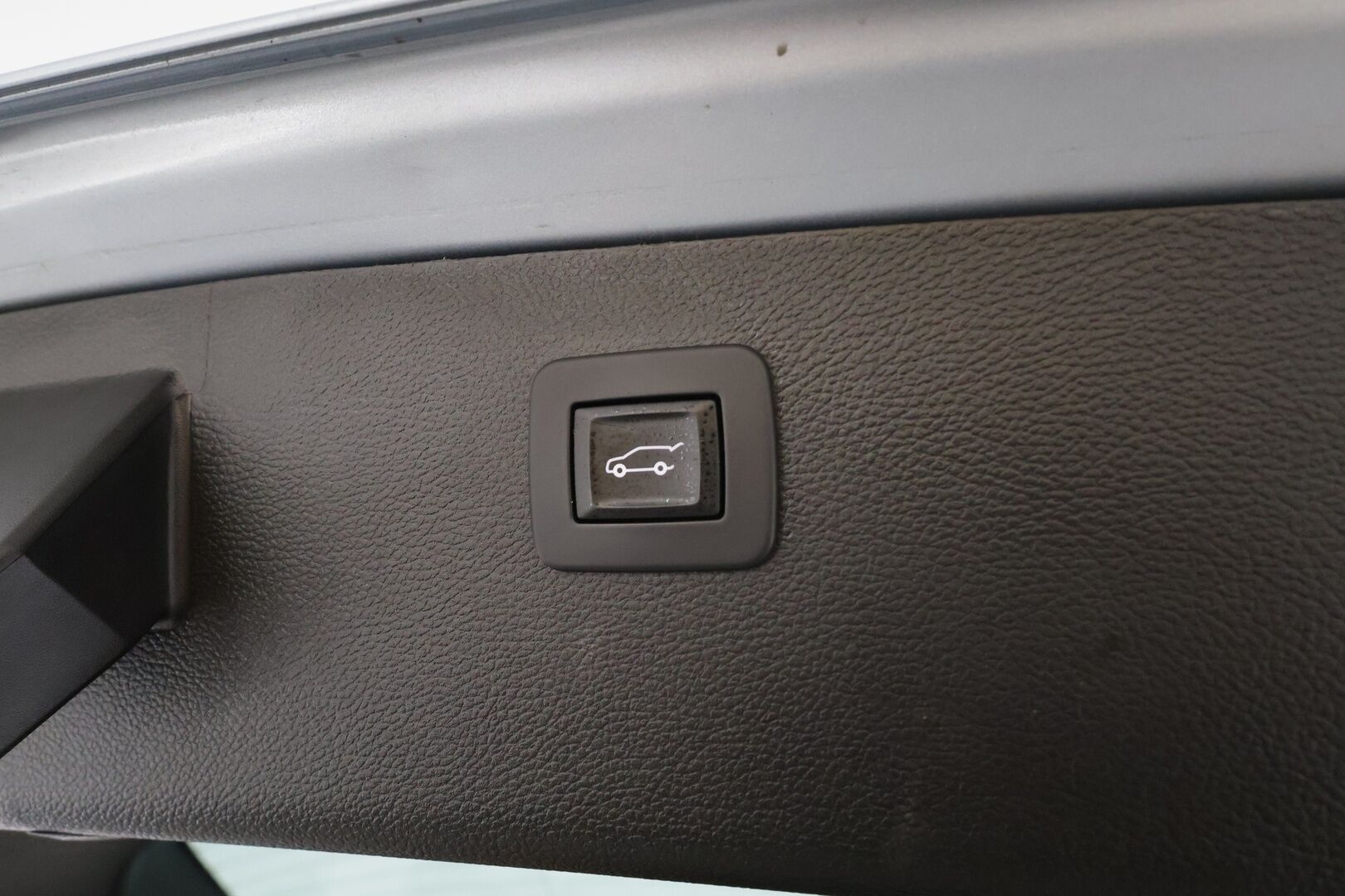 Opel Astra 2020 Sports Tourer Innovation Plus 150 Turbo A * Webasto / Vakkari / P.kamera / Matrix LED / Puolinahat / Navi / Ratinlämmitin * - 1.Om Suomi-auto / Kahdet renkaat aluvanteilla