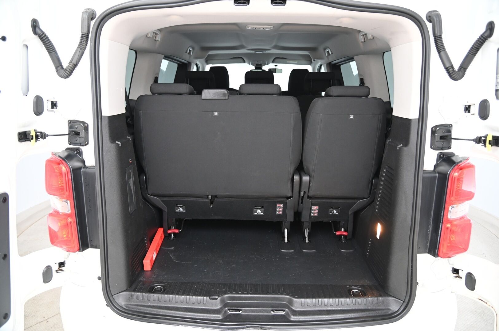 Toyota Proace Verso 2019 Active L1 1,5 D 120 * 8-Paikkainen / Webasto / Merkkihuollot / 2x renkaat* - Kompakti ulkoa, tilava sisältä. Täydellinen yhdistelmä reissuun tai arkeen! - HULLUT AVAJAISHULINAT KORKOTARJOUS 3,29 %