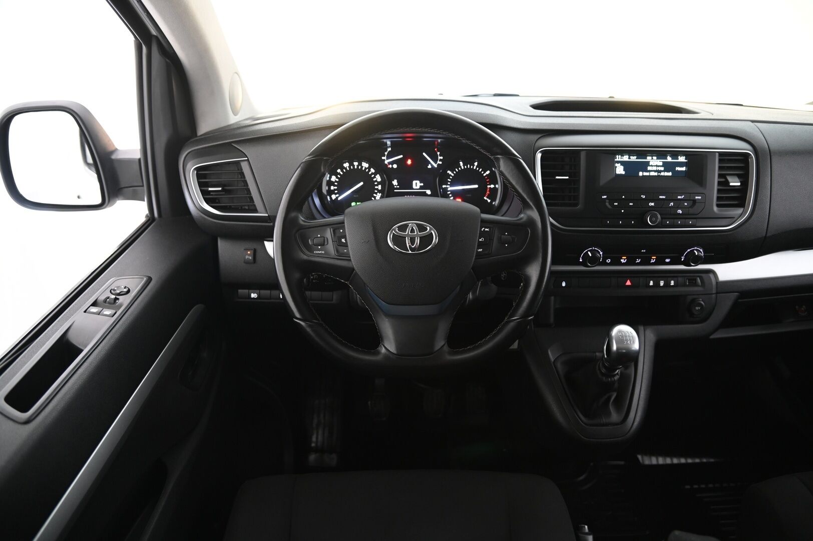 Toyota Proace Verso 2019 Active L1 1,5 D 120 - Suomi-auto | 8-Paikkainen | Vakkari | Webasto | Merkkihuollot | Vakkari | 2x renkaat | BT audio | Seuraava katsastus 1v ja 6kk