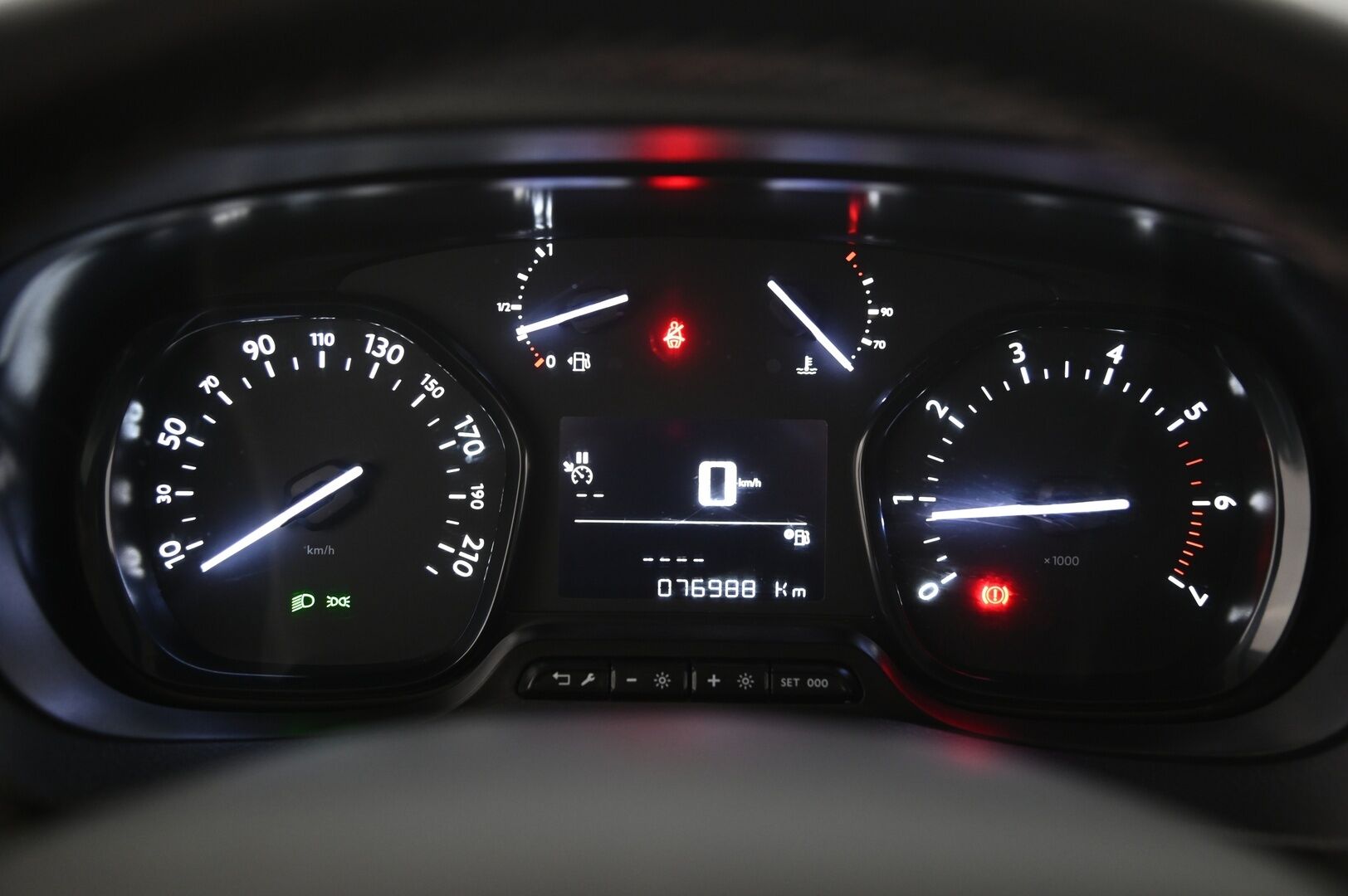 Toyota Proace Verso 2019 Active L1 1,5 D 120 - Suomi-auto | 8-Paikkainen | Vakkari | Webasto | Merkkihuollot | Vakkari | 2x renkaat | BT audio | Seuraava katsastus 1v ja 6kk