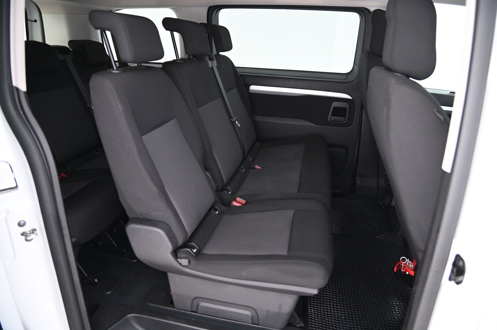 Toyota Proace Verso 2019 Active L1 1,5 D 120 * 8-Paikkainen / Webasto / Merkkihuollot / 2x renkaat* - Kompakti ulkoa, tilava sisältä. Täydellinen yhdistelmä reissuun tai arkeen! - HULLUT AVAJAISHULINAT KORKOTARJOUS 3,29 %