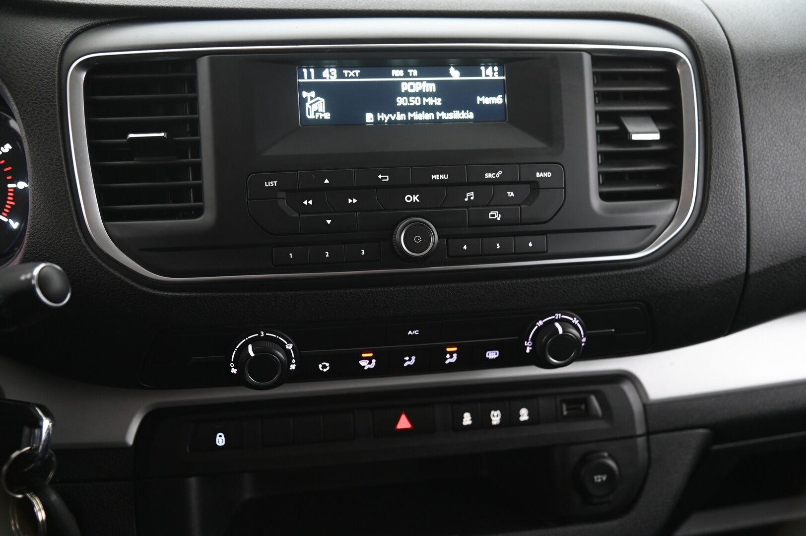 Toyota Proace Verso 2019 Active L1 1,5 D 120 - Suomi-auto | 8-Paikkainen | Vakkari | Webasto | Merkkihuollot | Vakkari | 2x renkaat | BT audio | Seuraava katsastus 1v ja 6kk