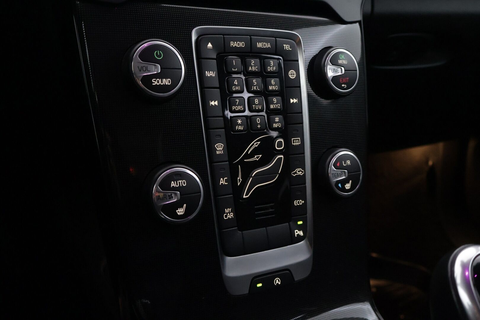 Volvo V40 2019 T2 Business Dynamic Edition aut *Webasto / VOC / Kessy / LED / Suomi-Auto / P-Tutka / Vakkari* - Erittäin hyvin huollettu / Taloudellinen kauppakassi webastolla / Jakopää Tehty 12/24