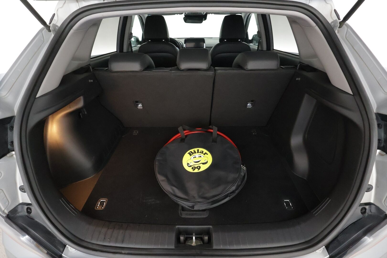 Hyundai KONA 2022 electric 64 kWh 204 hv Style MY21 - | ACC | ILP | Krell | HUD | Sähköpenkit | Puolinahat | Digimittaristo | P.kamera | HDA | BSM | Keyless | Lämm. ratti | 1-om suomiauto | 2x renkaat vanteineen |