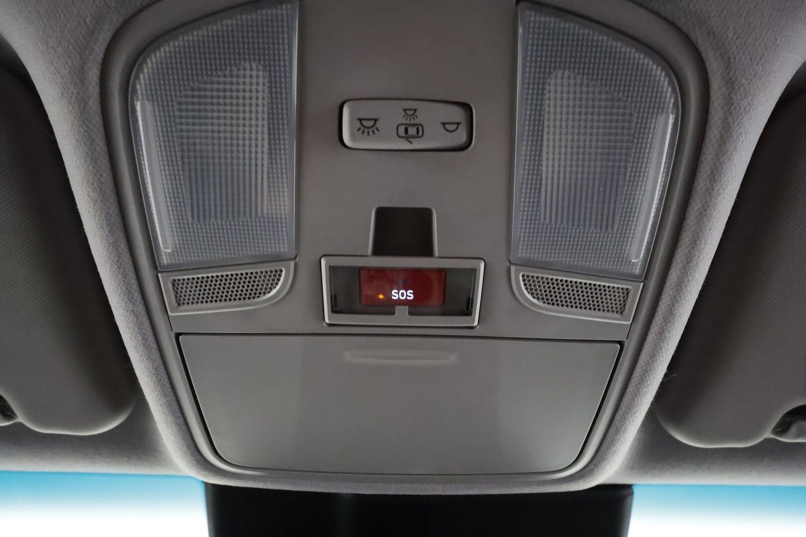 Hyundai KONA 2022 electric 64 kWh 204 hv Style MY21 - | ACC | ILP | Krell | HUD | Sähköpenkit | Puolinahat | Digimittaristo | P.kamera | HDA | BSM | Keyless | Lämm. ratti | 1-om suomiauto | 2x renkaat vanteineen |
