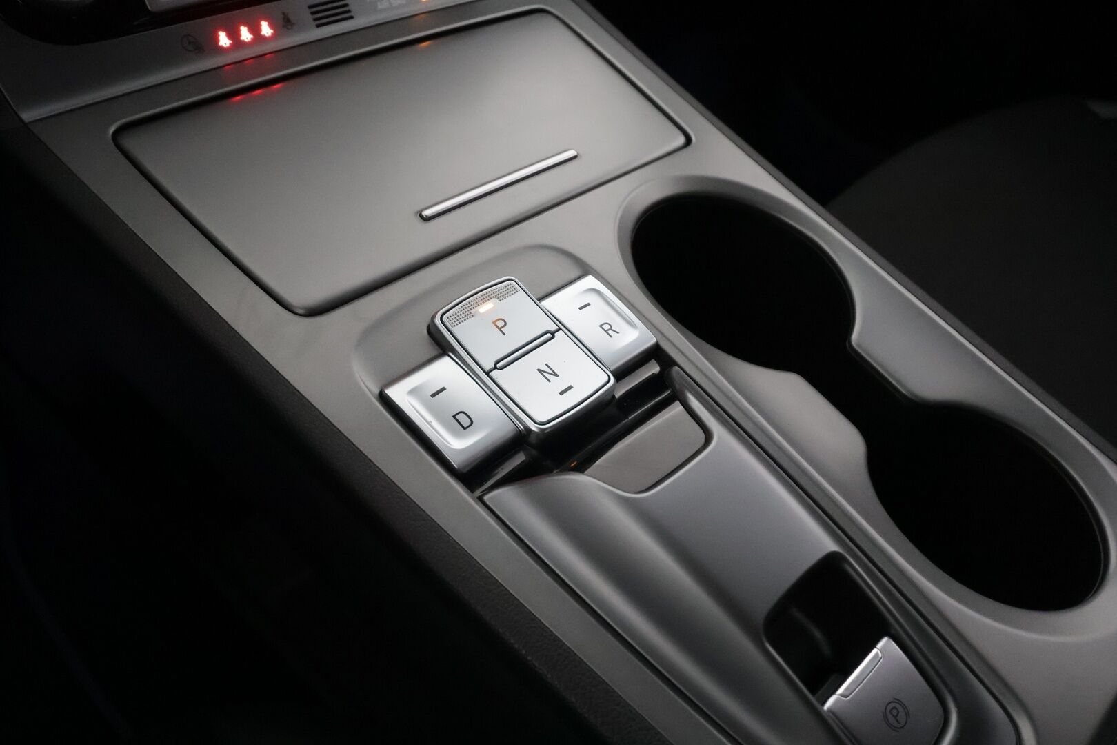 Hyundai KONA 2022 electric 64 kWh 204 hv Style MY21 - | ACC | ILP | Krell | HUD | Sähköpenkit | Puolinahat | Digimittaristo | P.kamera | HDA | BSM | Keyless | Lämm. ratti | 1-om suomiauto | 2x renkaat vanteineen |