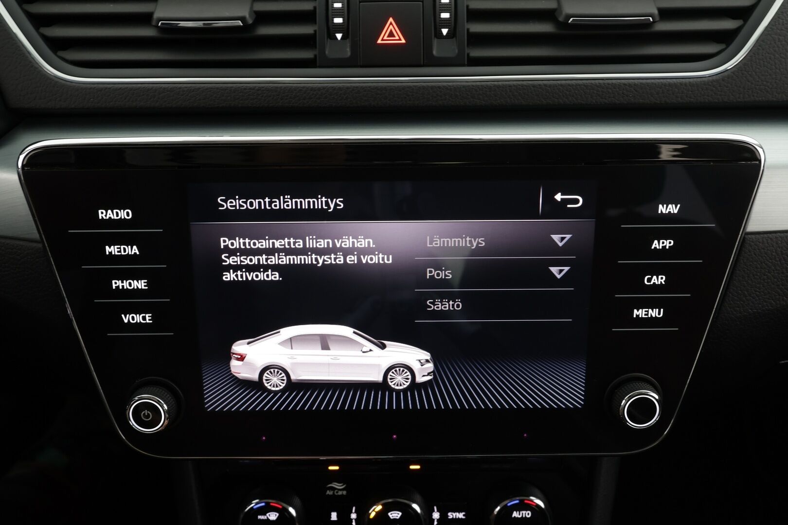 Skoda Superb 2019 2,0 TDI 190 4x4 Ambition BusinessLine DSG * Webasto / Koukku / Xenon / P.tutkat / Navi / Keyless * - Suomi-auto / Kahdet renkaat / Jakopää tehty 9/2025 - HULLUT JOULUT KORKOTARJOUS 2,49% 