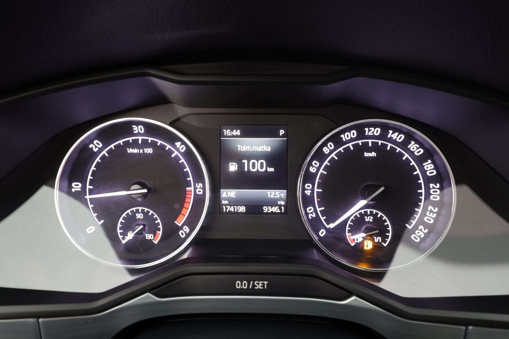 Skoda Superb 2019 2,0 TDI 190 4x4 Ambition BusinessLine DSG * Webasto / Koukku / Xenon / P.tutkat / Navi / Keyless * - Suomi-auto / Kahdet renkaat / Jakopää tehty 9/2025 - HULLUT JOULUT KORKOTARJOUS 2,49% 