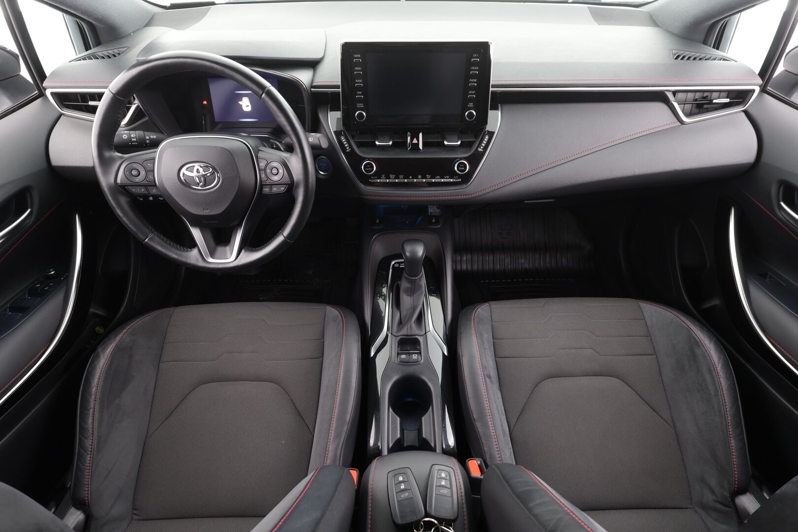 Toyota Corolla 2019 Touring Sports 2,0 Hybrid Style Business * Webasto / ACC / P.kamera / LED / Navi / Koukku / Sähköluukku / Puolinahat * - Suomi-auto / Kahdet renkaat aluvanteilla