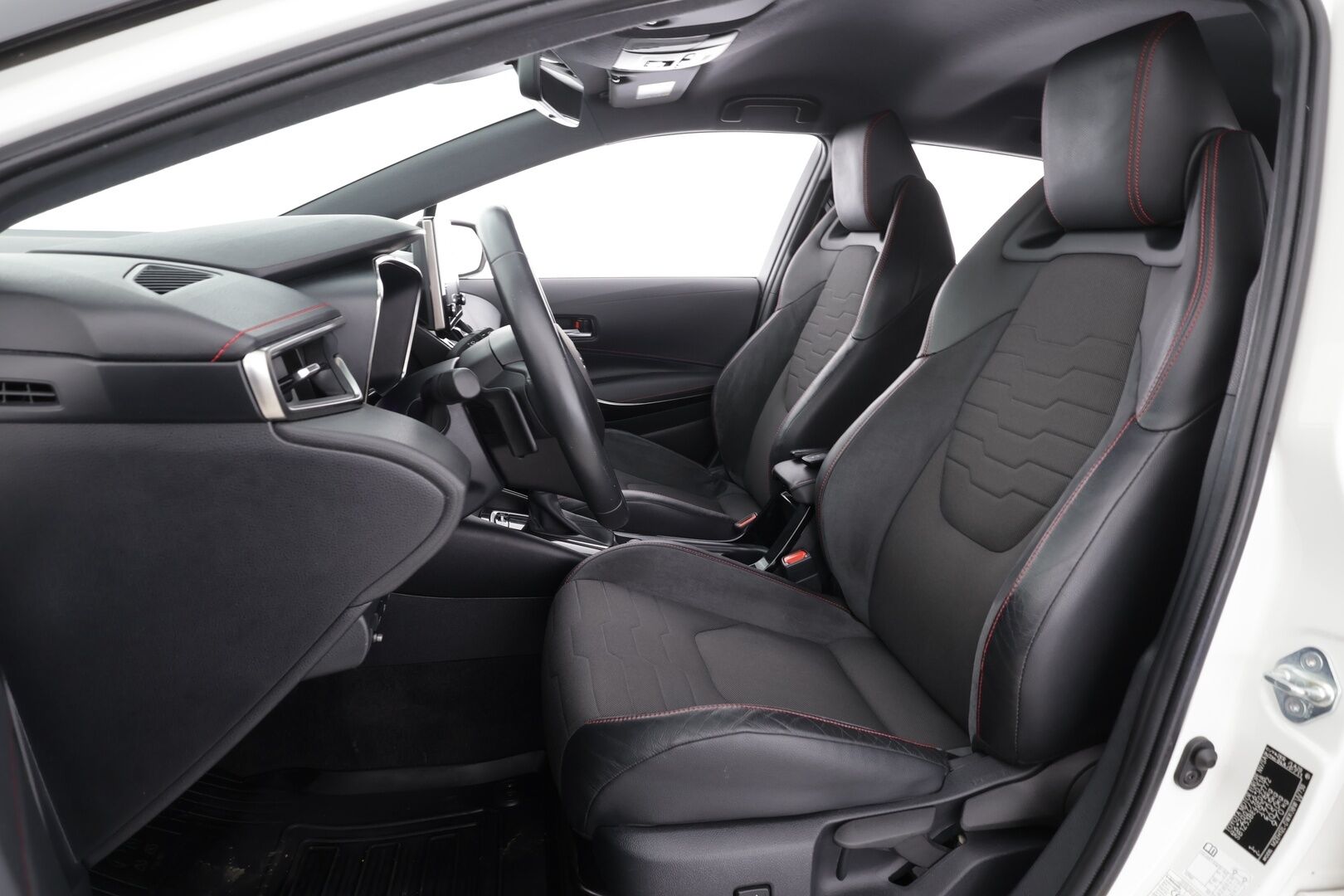 Toyota Corolla 2019 Touring Sports 2,0 Hybrid Style Business * Webasto / ACC / P.kamera / LED / Navi / Koukku / Sähköluukku / Puolinahat * - Suomi-auto / Kahdet renkaat aluvanteilla