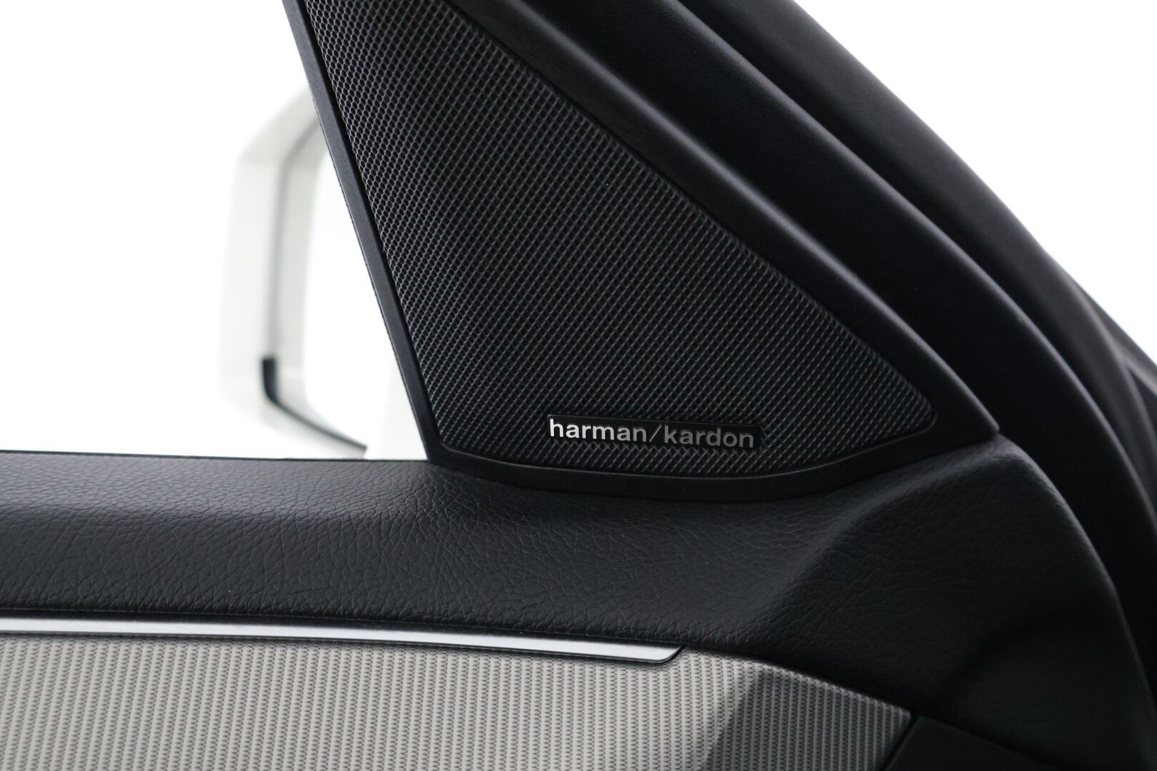 Mercedes-Benz E 2016 220 4MATIC AMG *Webasto / Kamera / Nahat / Multicontour / Koukku / Kattoluukku / ILS** - Kahdet hyvät renkaat vanteineen / Hyvä huoltohistoria! - HULLUT AVAJAISHULINAT KORKOTARJOUS 3,29 %