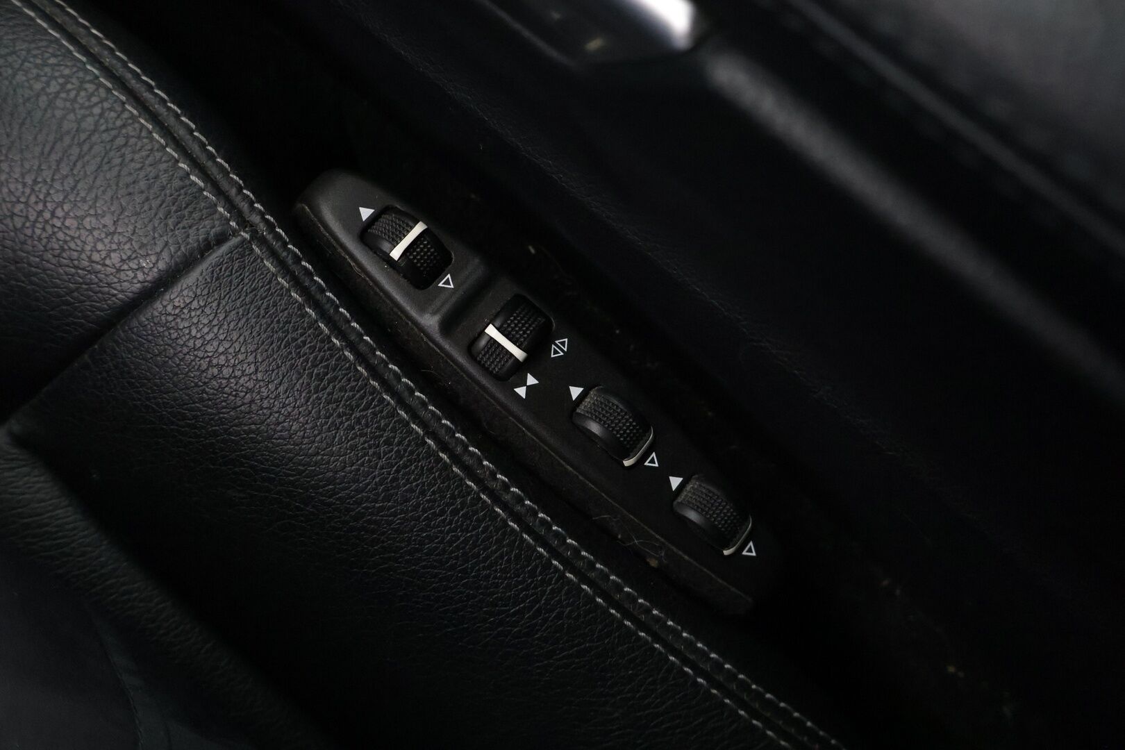 Mercedes-Benz E 2016 220 4MATIC AMG *Webasto / Kamera / Nahat / Multicontour / Koukku / Kattoluukku / ILS** - Kahdet hyvät renkaat vanteineen / Hyvä huoltohistoria! - HULLUT AVAJAISHULINAT KORKOTARJOUS 3,29 %