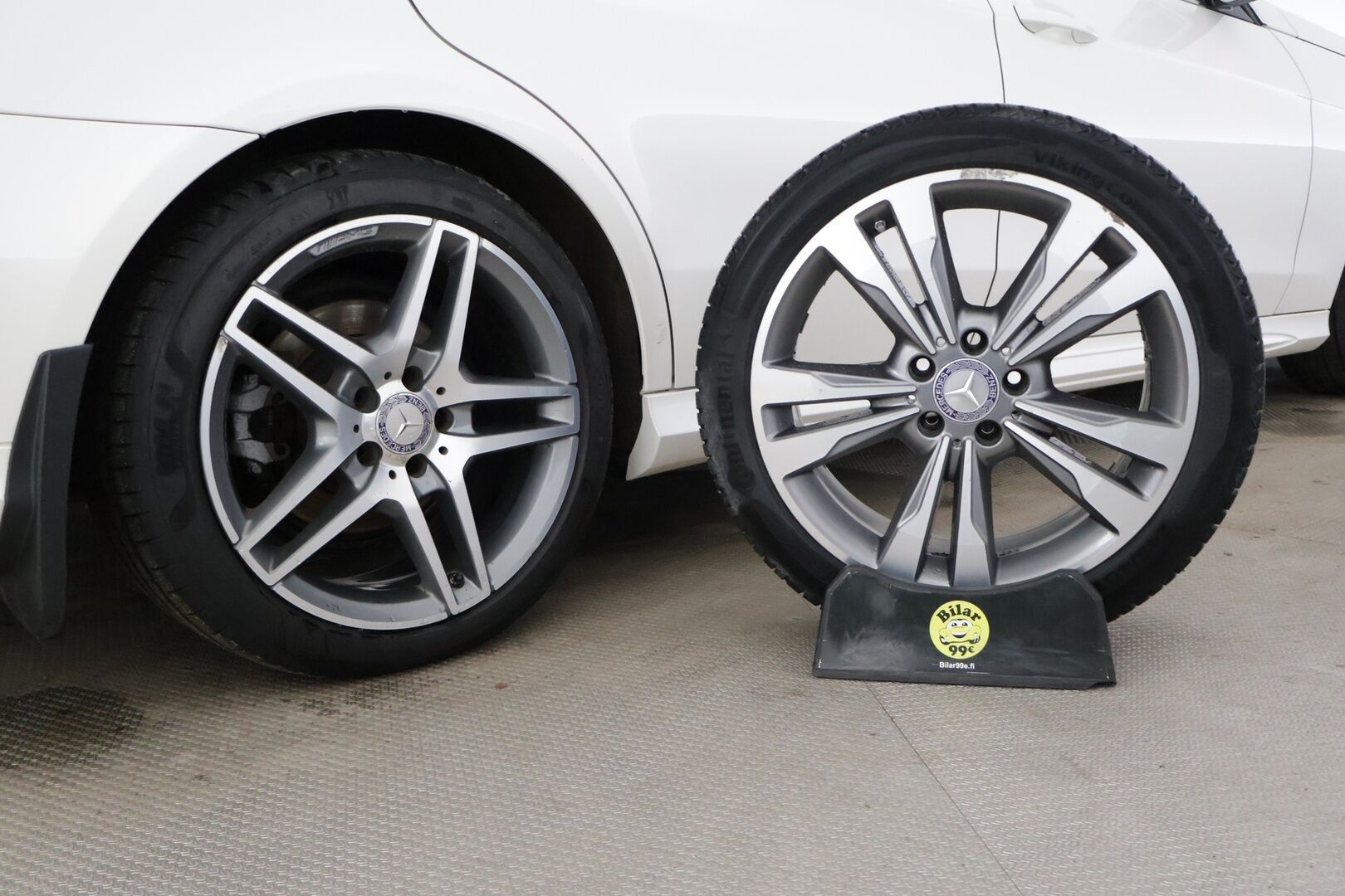 Mercedes-Benz E 2016 220 4MATIC AMG *Webasto / Kamera / Nahat / Multicontour / Koukku / Kattoluukku / ILS** - Kahdet hyvät renkaat vanteineen / Hyvä huoltohistoria! - HULLUT AVAJAISHULINAT KORKOTARJOUS 3,29 %