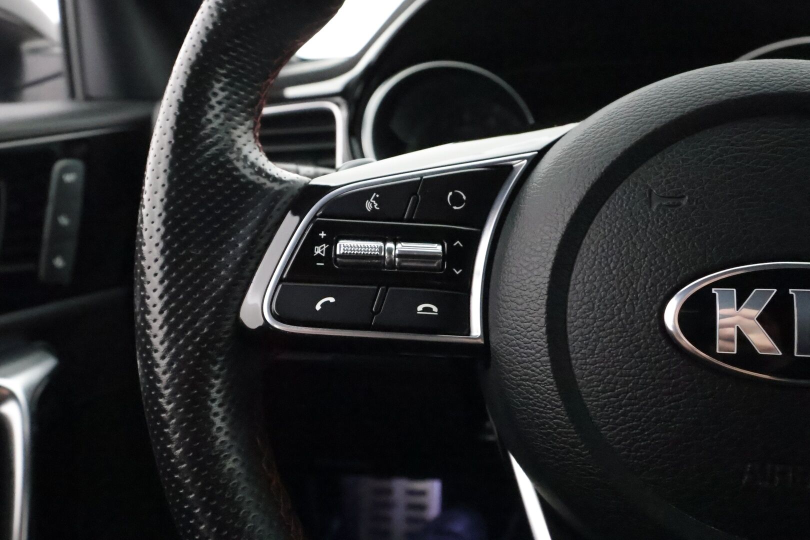 Kia ProCeed 2019 1,6 T-GDI 204hv GT Business Premium DCT - | Merkkihuollettu | JBL | Adapt. vakkari | P.kamera | Keyless | BLIS | Lohko | Apple&Android | Muistipenkki / Sähköluukku |