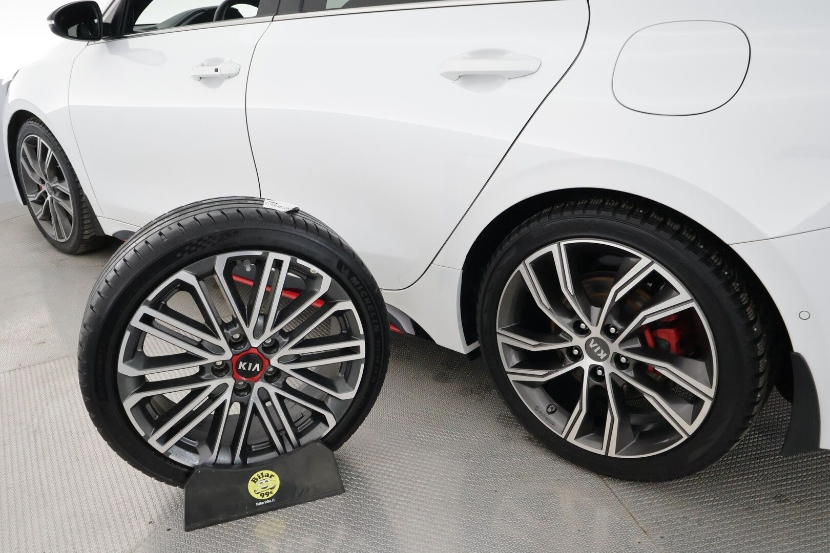 Kia ProCeed 2019 1,6 T-GDI 204hv GT Business Premium DCT - | Merkkihuollettu | JBL | Adapt. vakkari | P.kamera | Keyless | BLIS | Lohko | Apple&Android | Muistipenkki / Sähköluukku |
