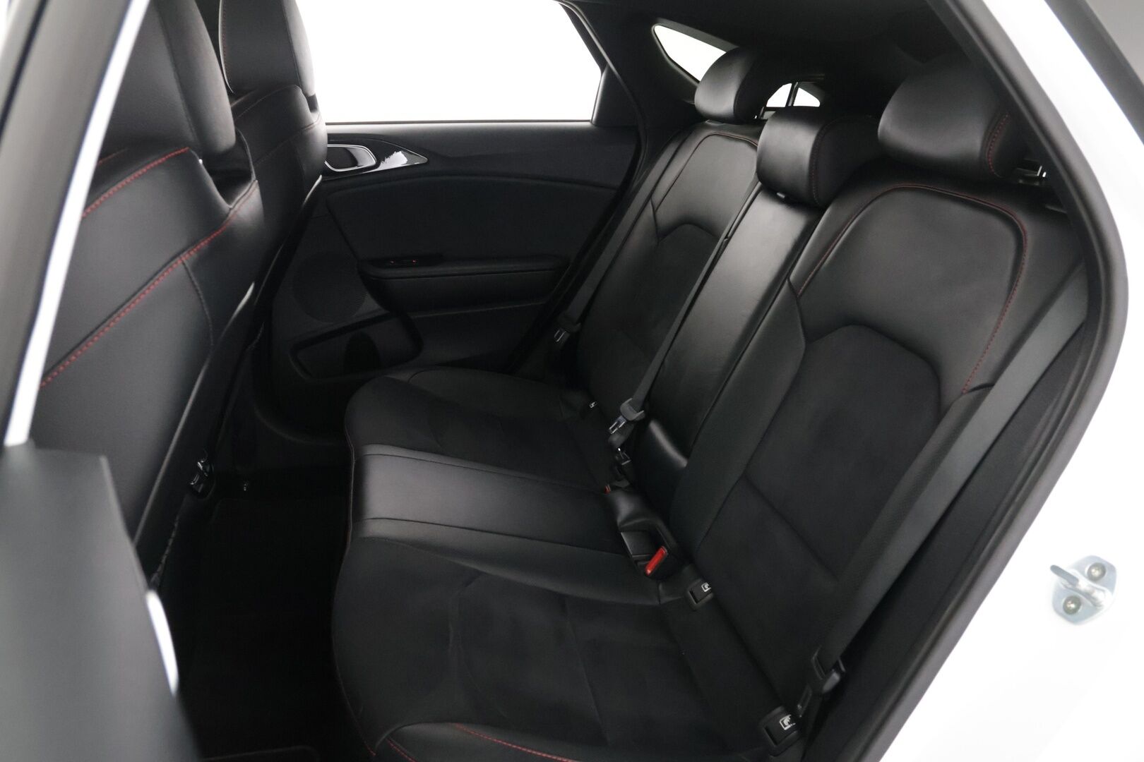 Kia ProCeed 2019 1,6 T-GDI 204hv GT Business Premium DCT - | Merkkihuollettu | JBL | Adapt. vakkari | P.kamera | Keyless | BLIS | Lohko | Apple&Android | Muistipenkki | Sähköluukku |