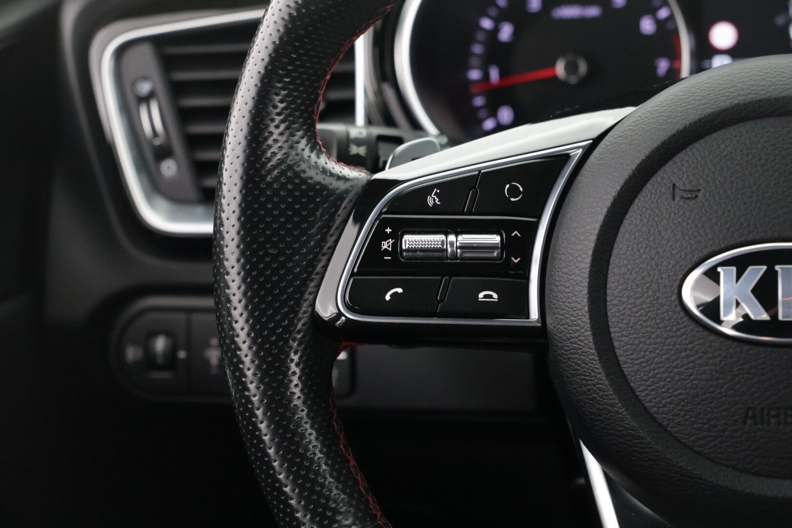 Kia ProCeed 2019 1,6 T-GDI 204hv GT Business Premium DCT - | Merkkihuollettu | JBL | Adapt. vakkari | P.kamera | Keyless | BLIS | Lohko | Apple&Android | Muistipenkki | Sähköluukku |