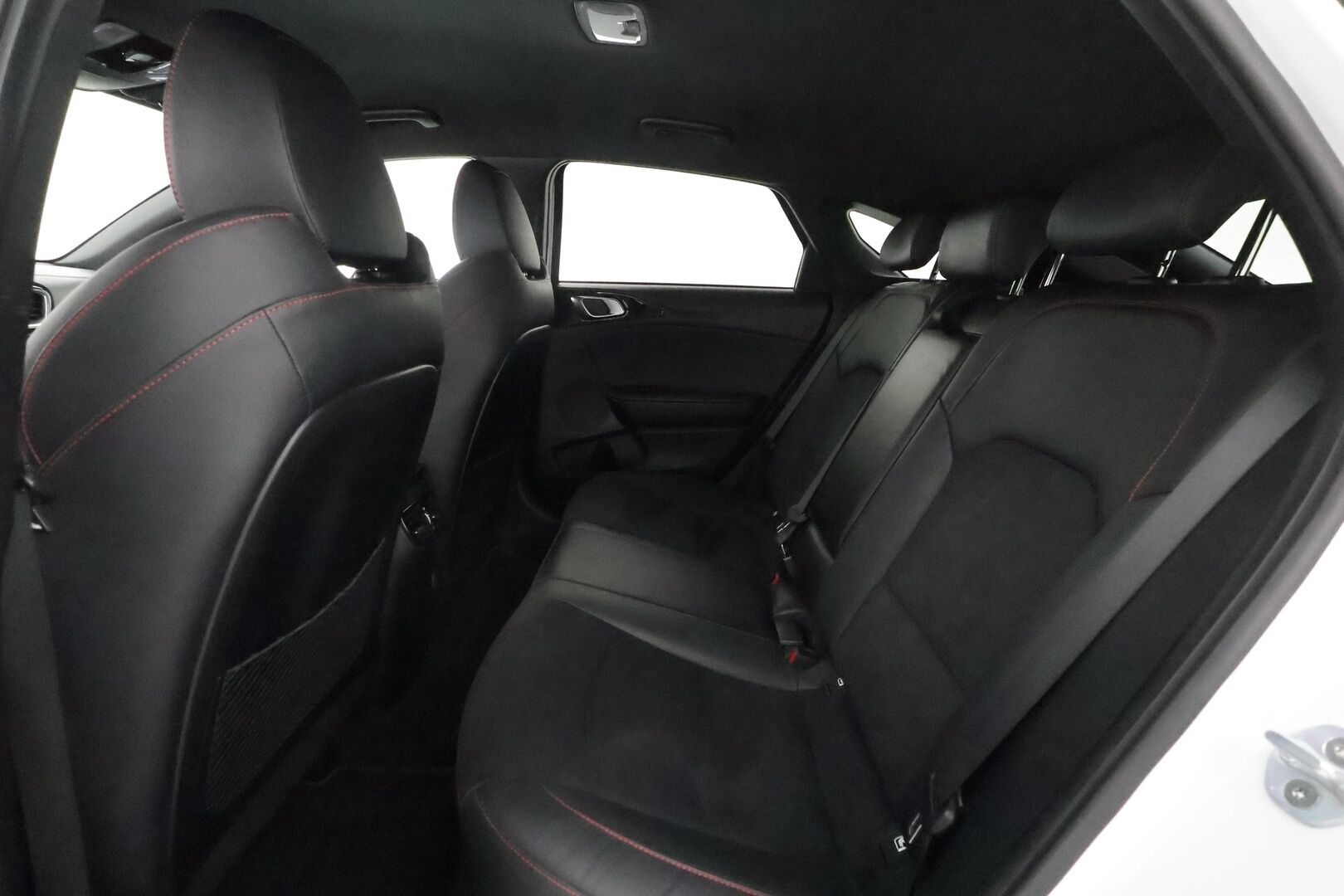 Kia ProCeed 2019 1,6 T-GDI 204hv GT Business Premium DCT - | Merkkihuollettu | JBL | Adapt. vakkari | P.kamera | Keyless | BLIS | Lohko | Apple&Android | Muistipenkki / Sähköluukku |