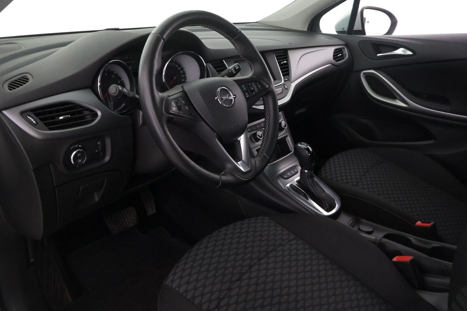 Opel Astra 2019 5-ov Comfort 150 Turbo A - 2.om Suomi-auto | LED-ajovalot | Lohko+sisäpistoke | Carplay | Ratinlämmitys | Pysäköintitutkat eteen ja taakse!