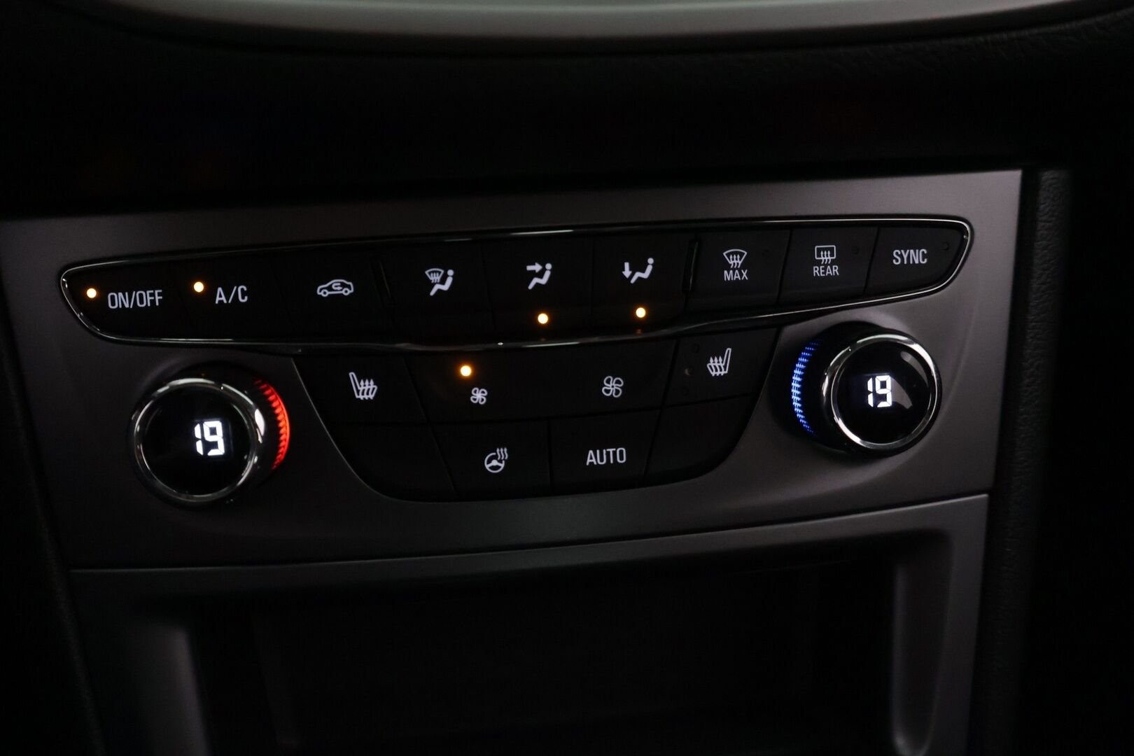 Opel Astra 2019 5-ov Comfort 150 Turbo A - 2.om Suomi-auto | LED-ajovalot | Lohko+sisäpistoke | Carplay | Ratinlämmitys | Pysäköintitutkat eteen ja taakse!