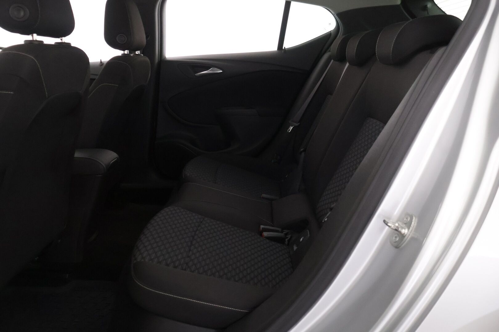 Opel Astra 2019 5-ov Comfort 150 Turbo A - 2.om Suomi-auto | LED-ajovalot | Lohko+sisäpistoke | Carplay | Ratinlämmitys | Pysäköintitutkat eteen ja taakse!