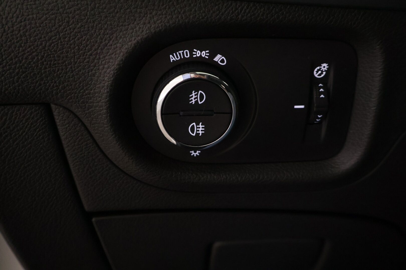 Opel Astra 2019 5-ov Comfort 150 Turbo A - 2.om Suomi-auto | LED-ajovalot | Lohko+sisäpistoke | Carplay | Ratinlämmitys | Pysäköintitutkat eteen ja taakse!