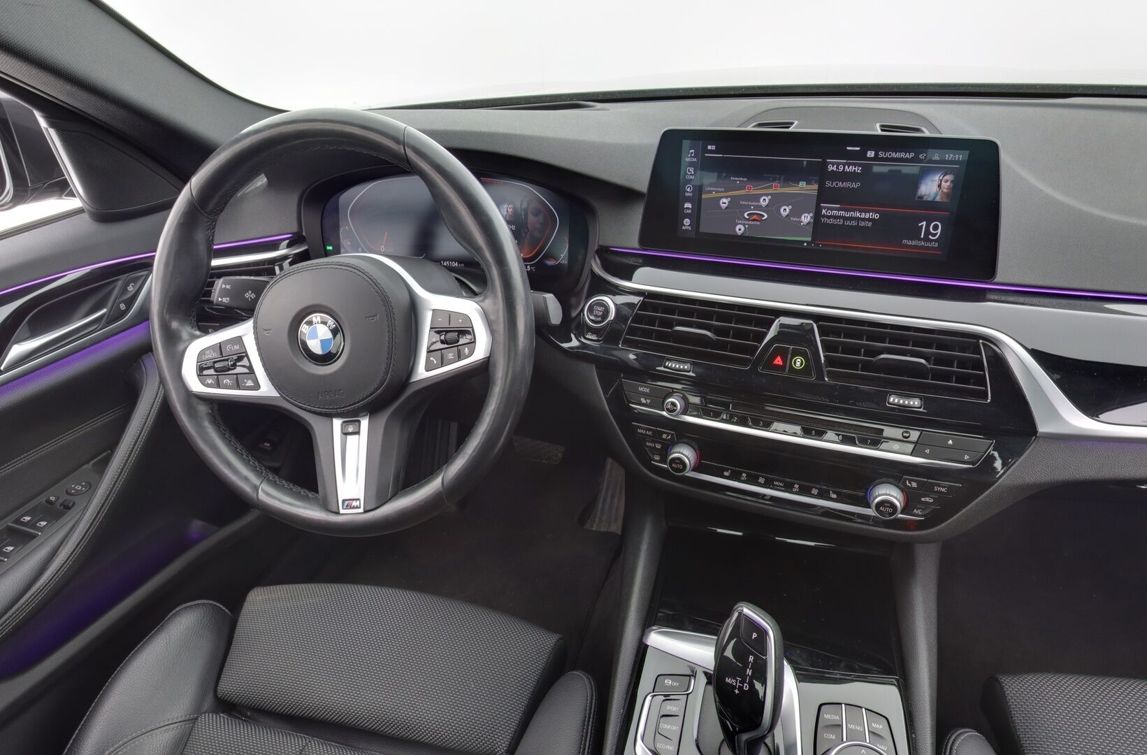 BMW 520 2019 G30 Sedan 520d A xDrive Business Sport * Digimittaristo / ACC / Webasto / HUD / 360° / S.Koukku * - Suomi-auto / Facelift / Kahdet BMW vanteet / Säännöllinen huoltohistoria ja viimeisin huolto 01/25!