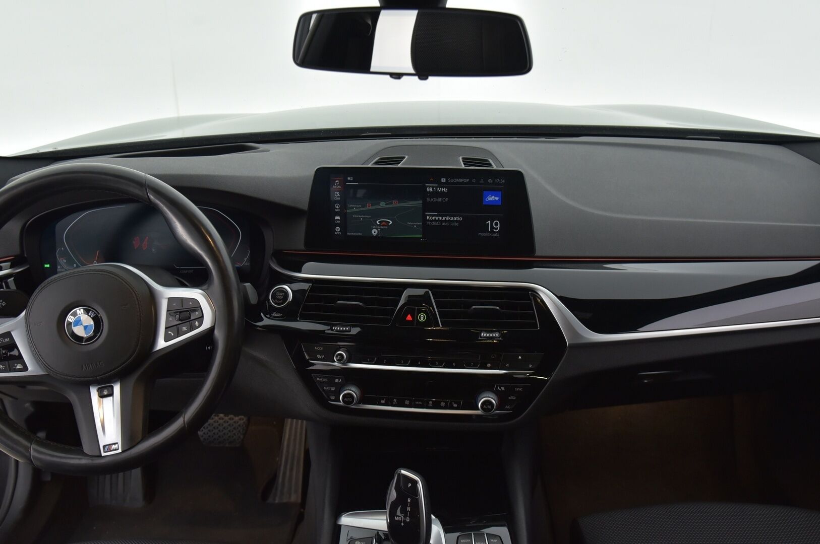 BMW 520 2019 G30 Sedan 520d A xDrive Business Sport * Digimittaristo / ACC / Webasto / HUD / 360° / S.Koukku * - Suomi-auto / Facelift / Kahdet BMW vanteet / Säännöllinen huoltohistoria ja viimeisin huolto 01/25!