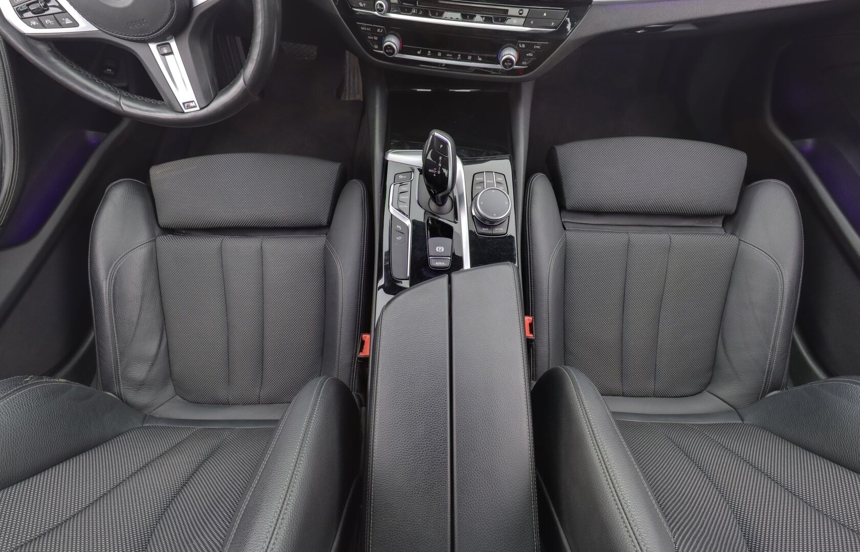 BMW 520 2019 G30 Sedan 520d A xDrive Business Sport * Digimittaristo / ACC / Webasto / HUD / 360° / S.Koukku * - Suomi-auto / Facelift / Kahdet BMW vanteet / Säännöllinen huoltohistoria ja viimeisin huolto 01/25!