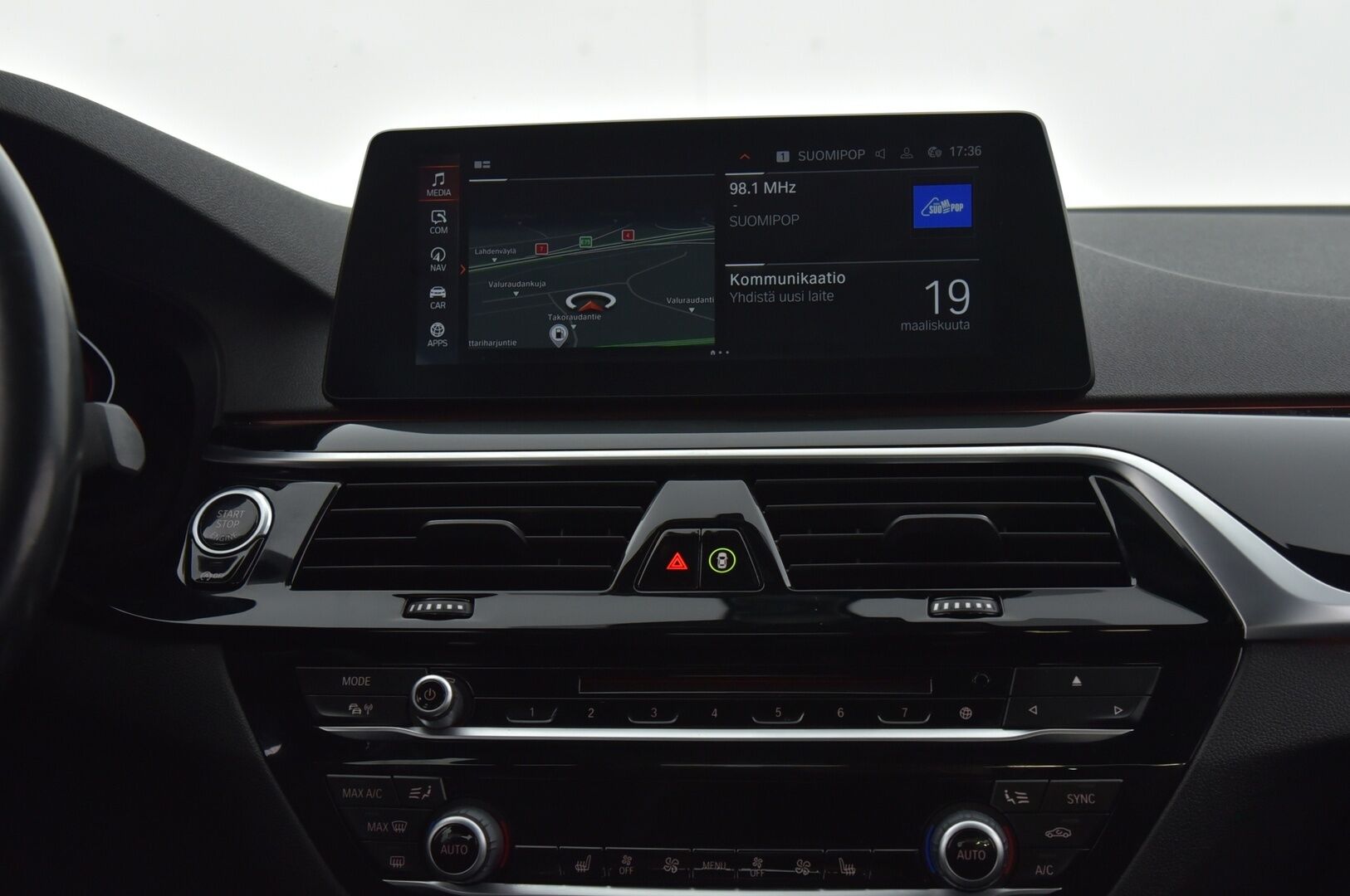 BMW 520 2019 G30 Sedan 520d A xDrive Business Sport * Digimittaristo / ACC / Webasto / HUD / 360° / S.Koukku * - Suomi-auto / Facelift / Kahdet BMW vanteet / Säännöllinen huoltohistoria ja viimeisin huolto 01/25!