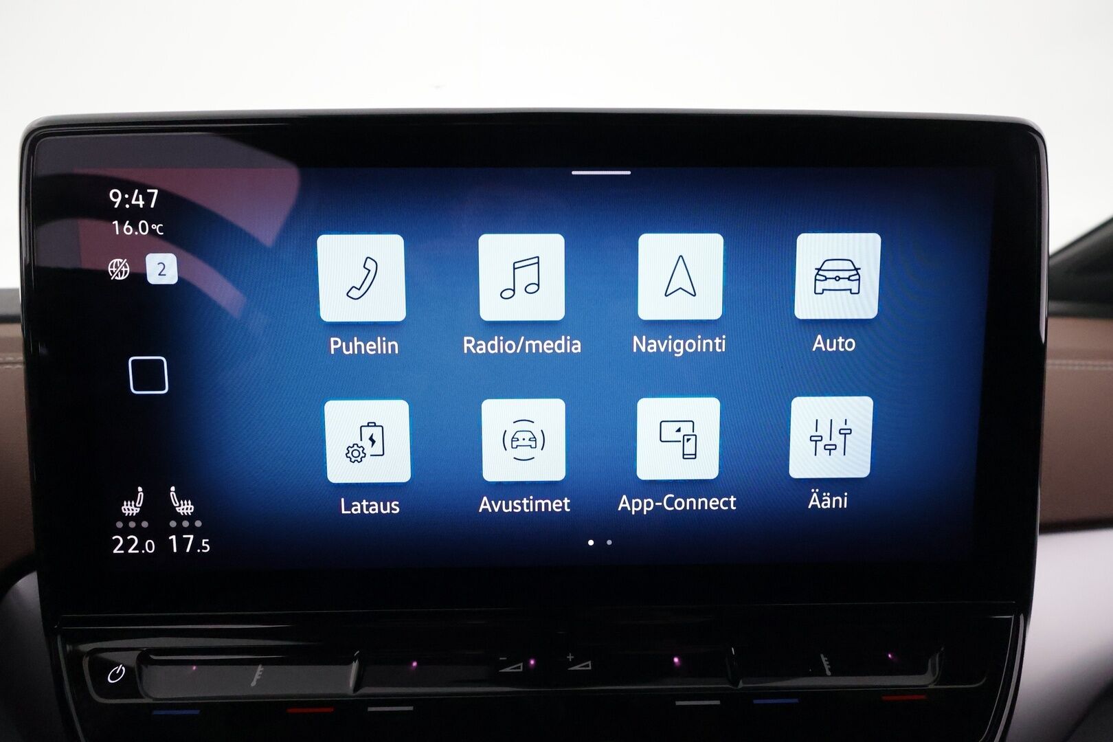 Volkswagen ID.5 2022 Pro Performance **Lämpöpumppu / Adapt.Vakkari / P.Kamera / LED-valot / Navi / Kaistavahti / KeylessGO ** - 3,99 % KORKOTARJOUS TÄHÄN AUTOON - 2x Renkaat