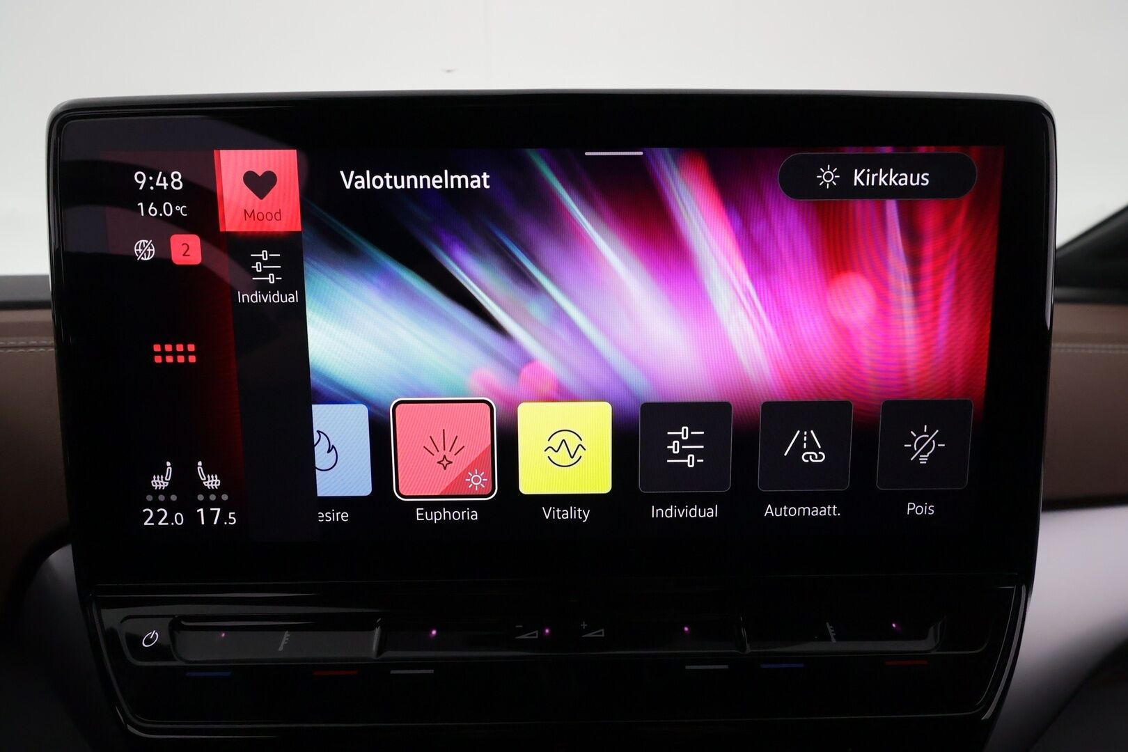Volkswagen ID.5 2022 Pro Performance **Lämpöpumppu / Adapt.Vakkari / P.Kamera / LED-valot / Navi / Kaistavahti / KeylessGO ** - 3,99 % KORKOTARJOUS TÄHÄN AUTOON - 2x Renkaat