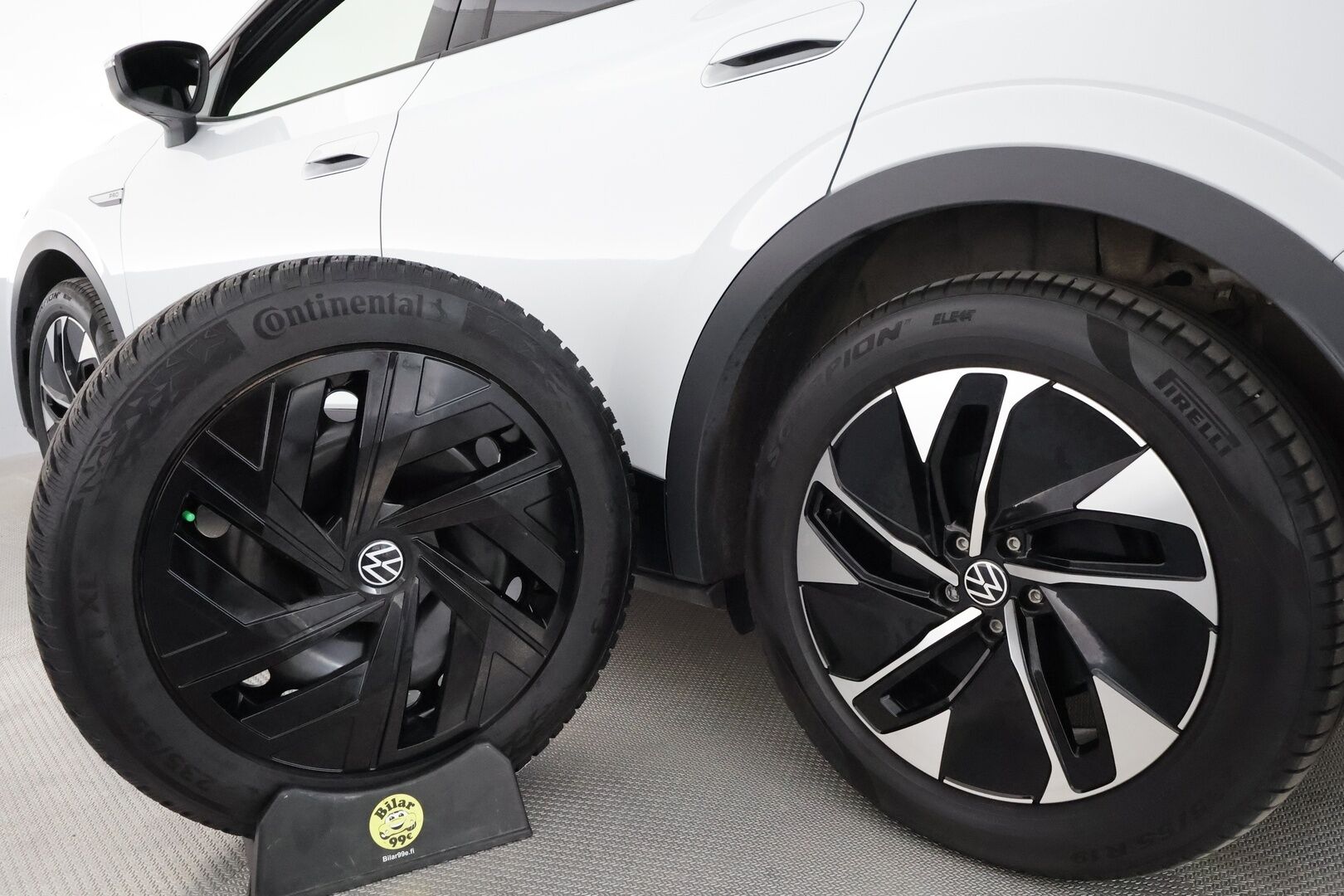 Volkswagen ID.5 2022 Pro Performance **Lämpöpumppu / Adapt.Vakkari / P.Kamera / LED-valot / Navi / Kaistavahti / KeylessGO ** - 3,99 % KORKOTARJOUS TÄHÄN AUTOON - 2x Renkaat