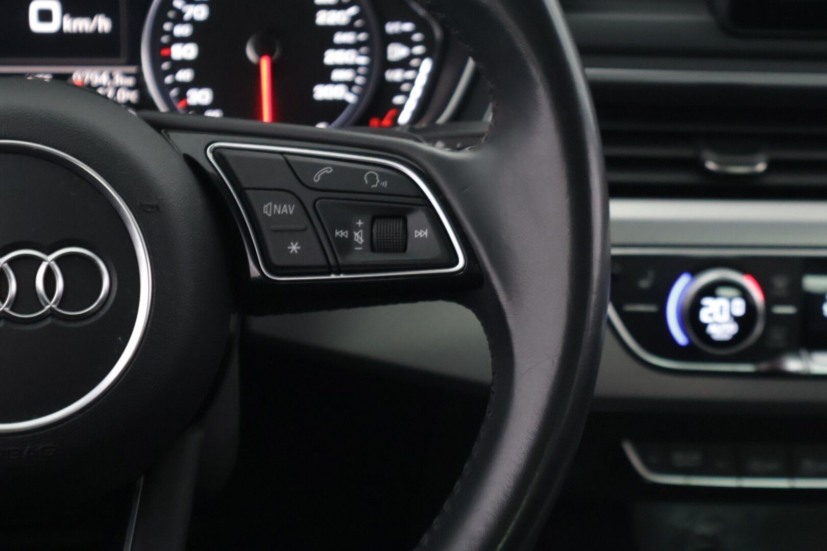 Audi A5 2019 35 TFSI Sportback Business Sport Mhev ** Webasto / Koukku / Sporttipenkit / LED ** - 2-omisteinen Suomi-auto webastolla, koukulla ja sporttipenkeillä! - HULLUT JOULUT KORKOTARJOUS 2,49% 