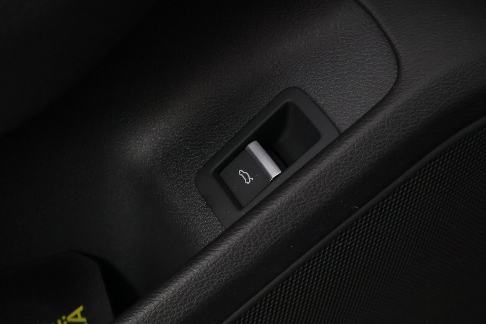 Audi A5 2019 Sportback Business 35 TFSI S-Tronic ** Juuri tehty laaja huolto! / Webasto / Koukku / Sporttipenkit / LED / Carplay ** - 2-omisteinen Suomi-auto Webastolla, Vetokoukulla ja sporttipenkeillä! Juuri kattavasti huollettu ohjelman mukaisesti!