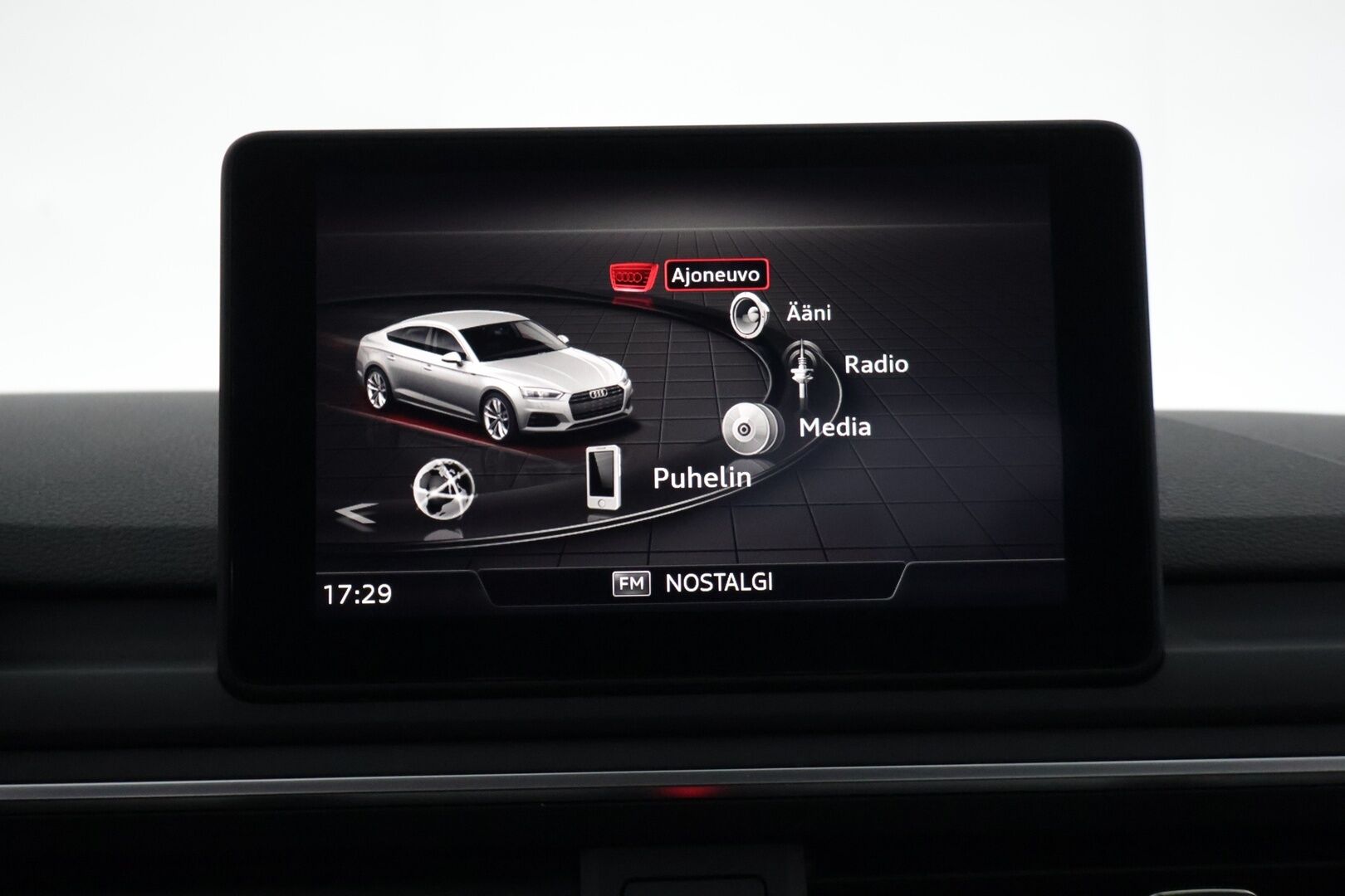 Audi A5 2019 Sportback Business 35 TFSI S-Tronic ** Juuri tehty laaja huolto! / Webasto / Koukku / Sporttipenkit / LED / Carplay ** - 2-omisteinen Suomi-auto Webastolla, Vetokoukulla ja sporttipenkeillä! Juuri kattavasti huollettu ohjelman mukaisesti!