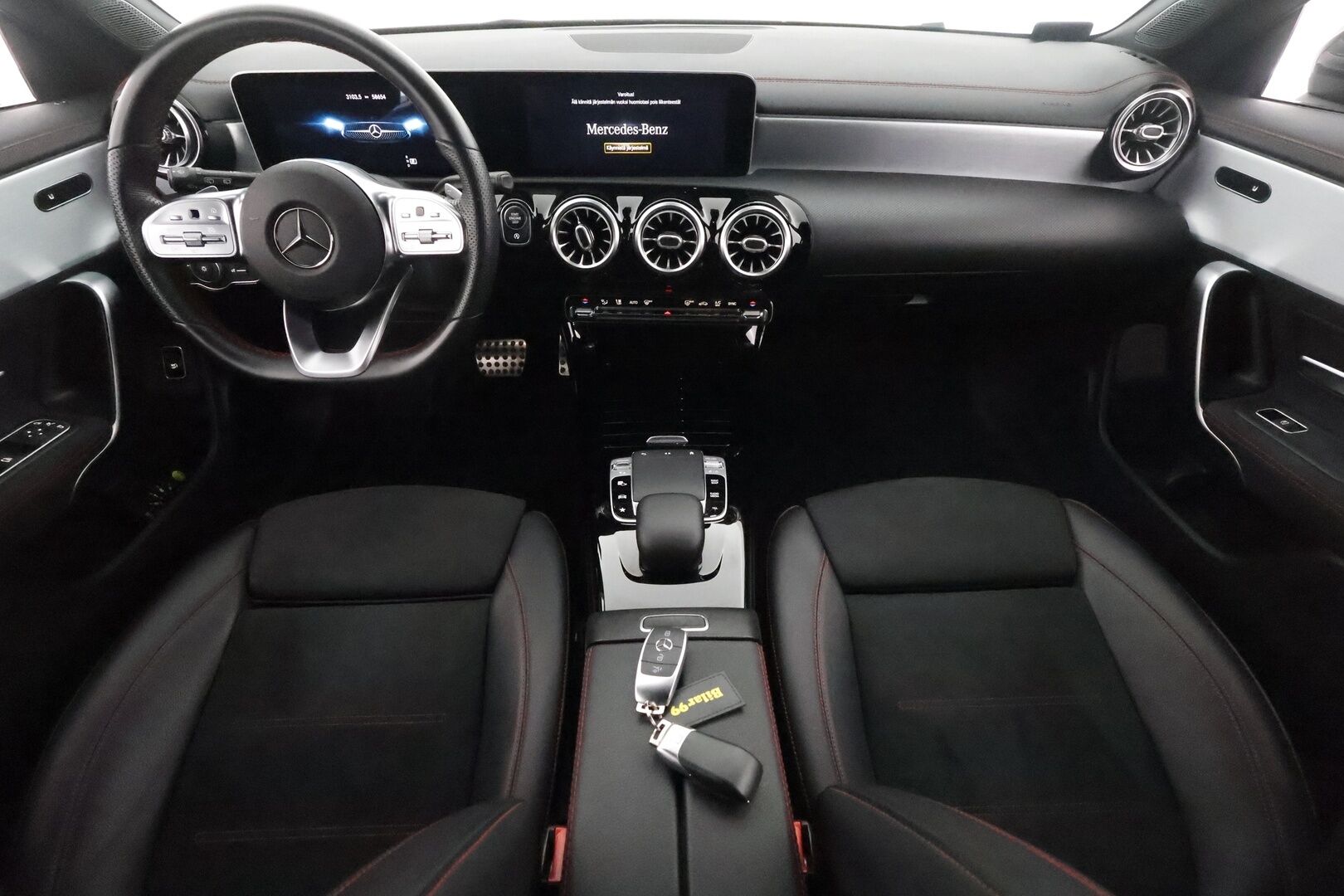 Mercedes-Benz CLA 2020 180 Shooting Brake AMG ** Widescreen / Navi / Apple&Android / Sporttipenkit / P.kamera / Sähköluukku / Vakkari / Keyless - 3,99 % KORKOTARJOUS TÄHÄN AUTOON - Nahka-alcantara sisusta / 2x renkaat / Lohkolämmitin 