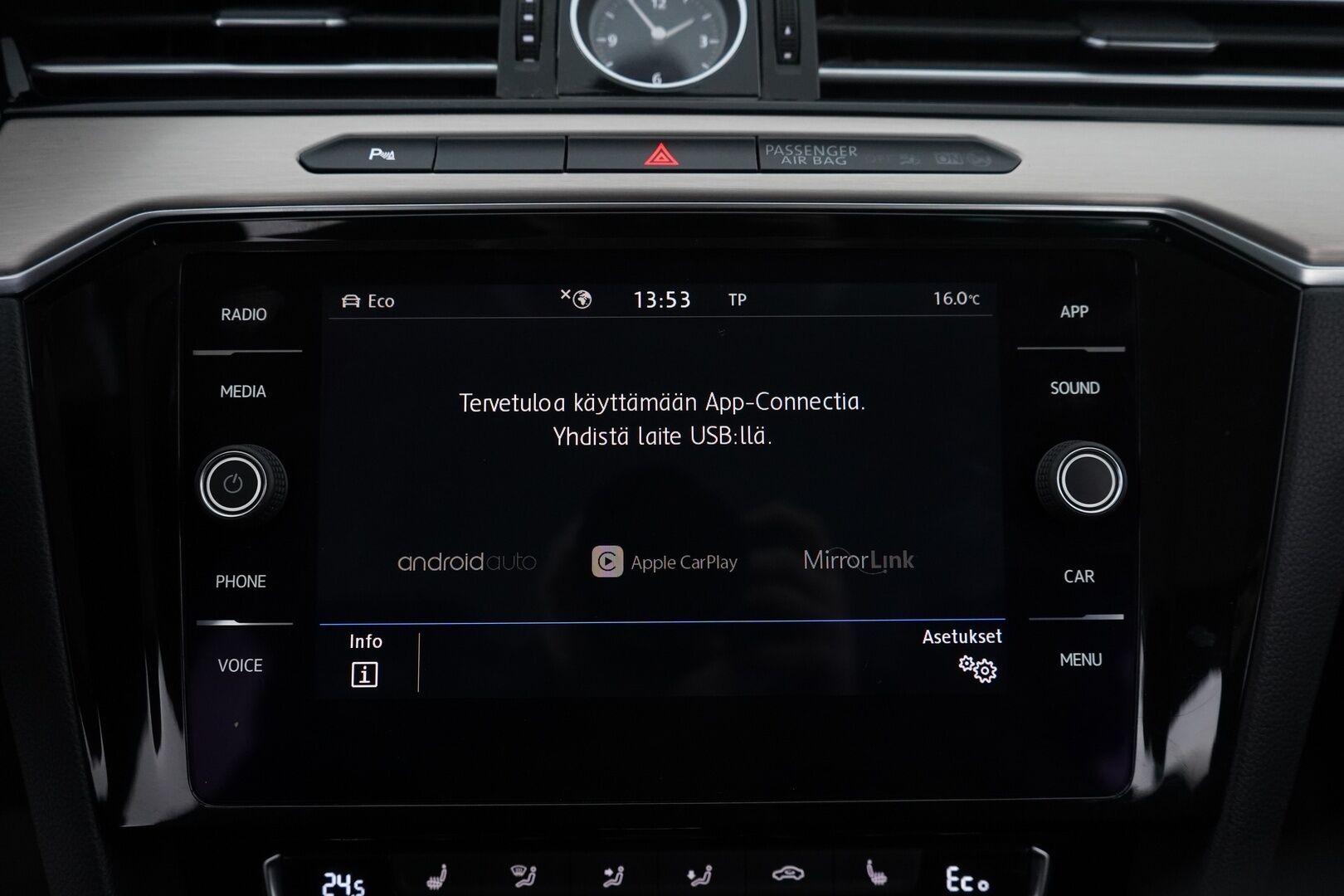 Volkswagen Passat 2017 Variant GTE Plug-In Hybrid 160 kW DSG-aut. *ACC / Digimittaristo /  P-Kamera / Nahka-Alcantara / Sähkökoukku* - Jakohihna juuri vaihdettu / Hyvin huollettu / Kahdet renkaat alumiinivanteilla