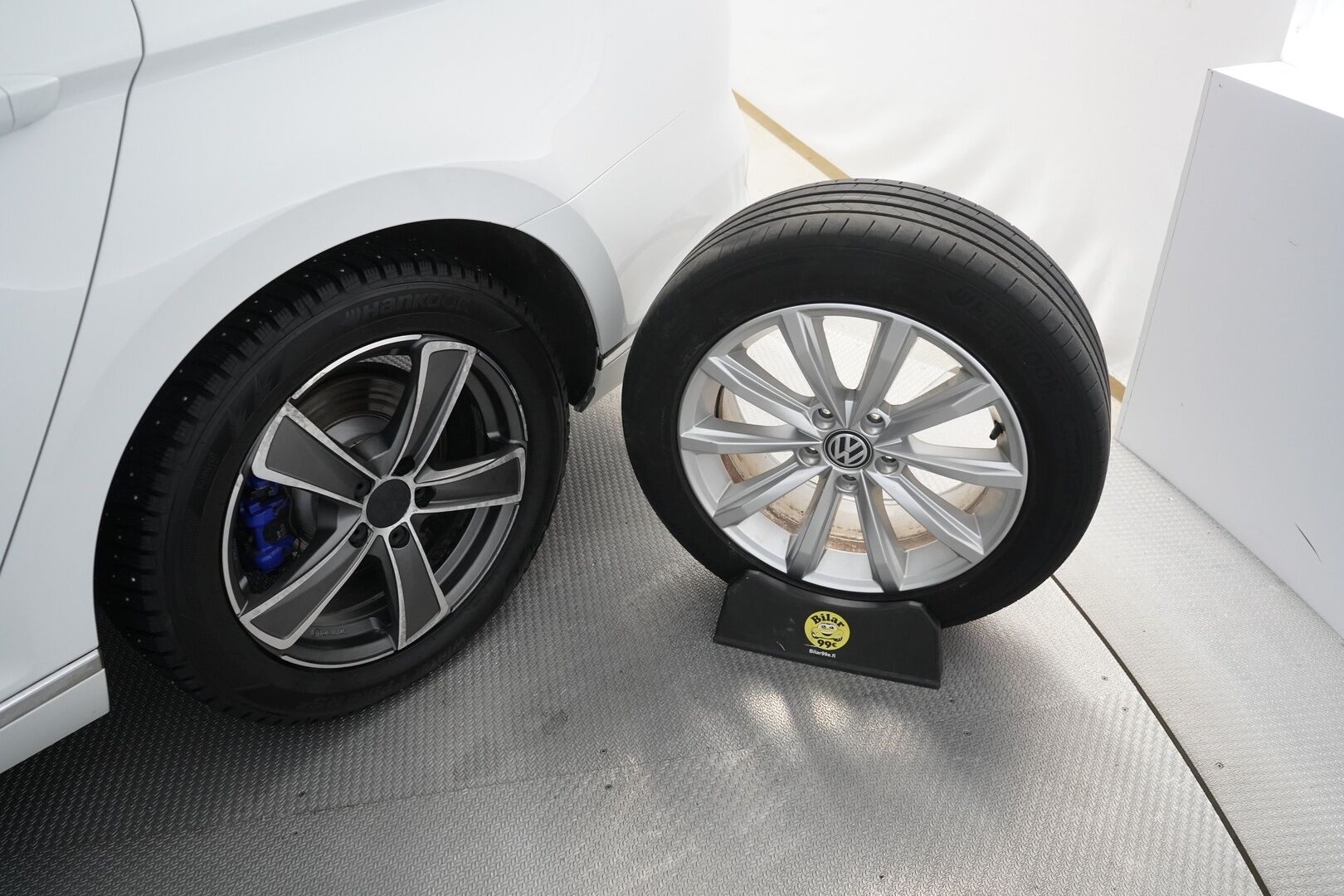 Volkswagen Passat 2018 Variant GTE Plug-In Hybrid 160 kW DSG-aut. *ACC /  P-Kamera / Nahka-Alcantara / Sähkökoukku* - KATSO KAMPANJAHINTA! / Jakohihna juuri vaihdettu / Hyvin huollettu / Kahdet renkaat alumiinivanteilla - HULLUT VÄLIPÄIVÄT KORKOTARJOUS 2,49%