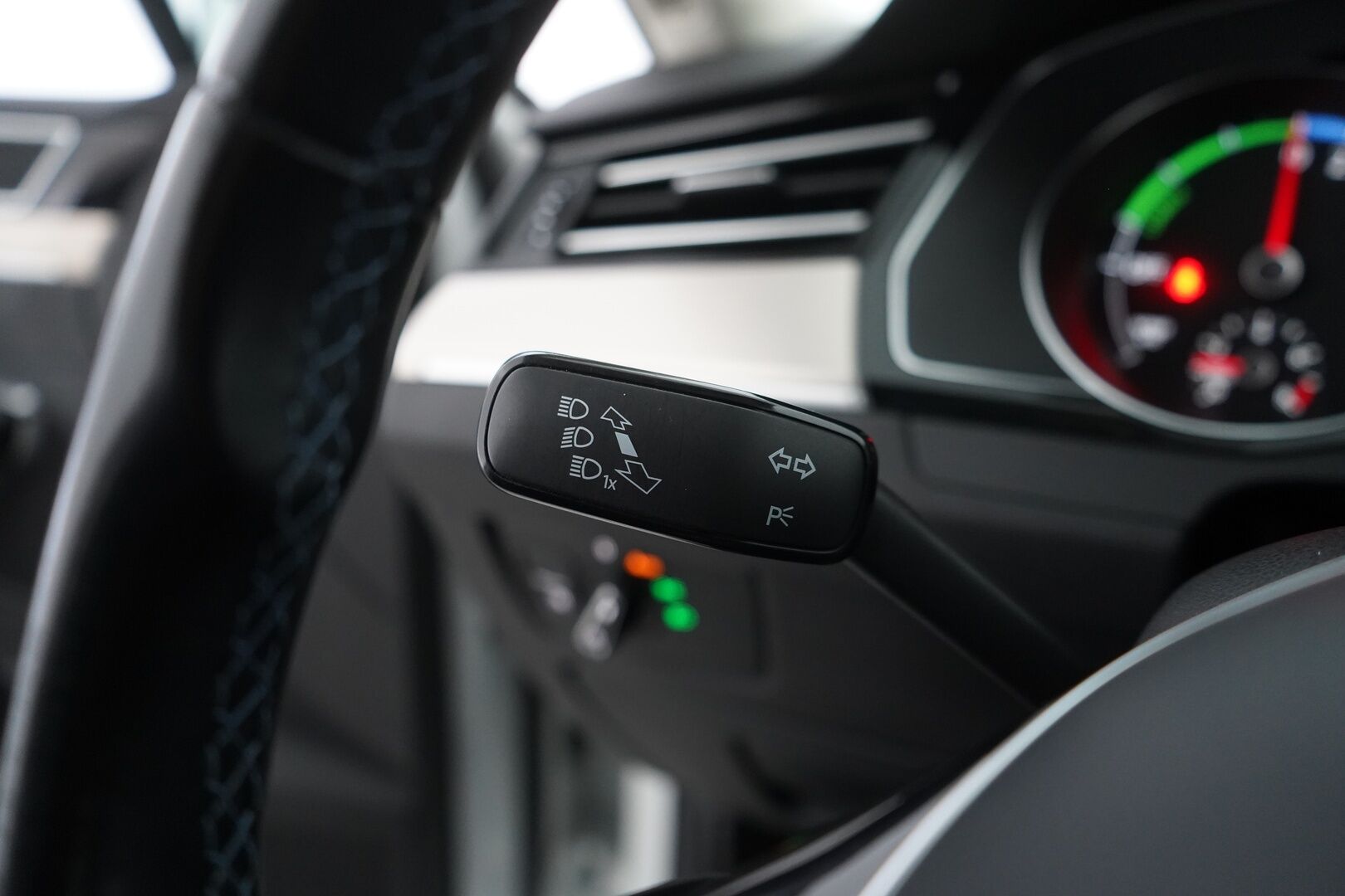 Volkswagen Passat 2018 Variant GTE Plug-In Hybrid 160 kW DSG-aut. *ACC /  P-Kamera / Nahka-Alcantara / Sähkökoukku* - KATSO KAMPANJAHINTA! / Jakohihna juuri vaihdettu / Hyvin huollettu / Kahdet renkaat alumiinivanteilla - Osta nyt, maksa vasta ensi vuonna