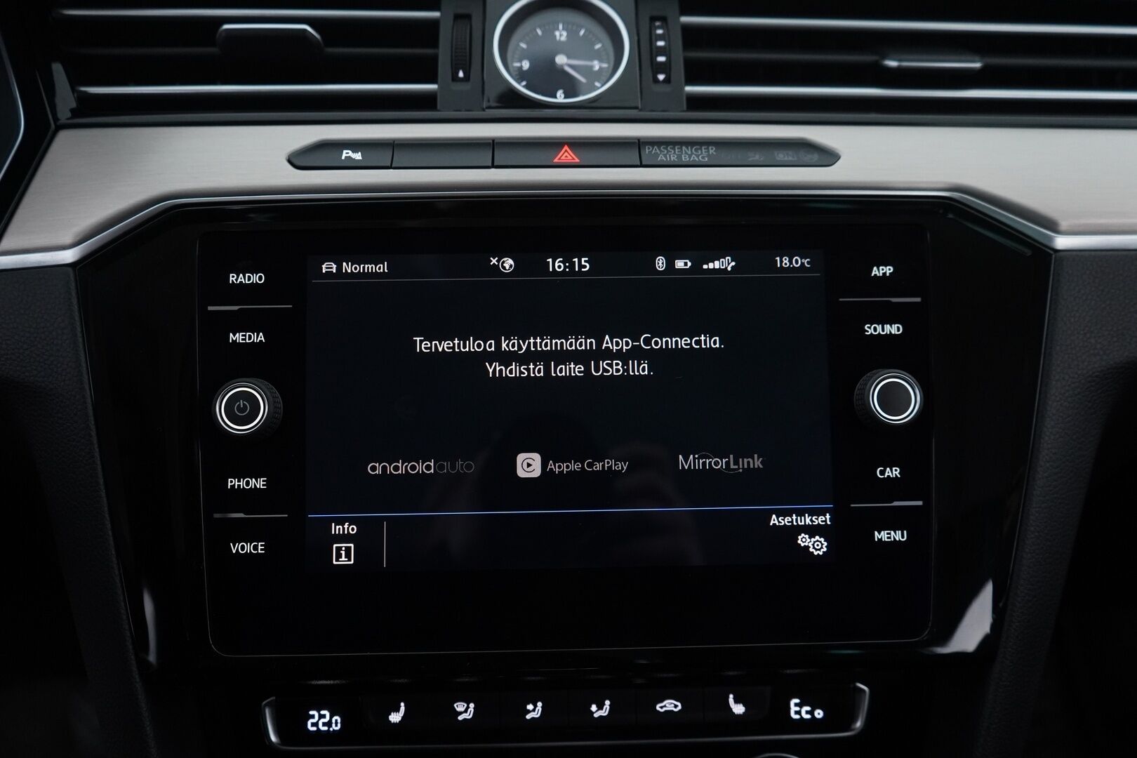 Volkswagen Passat 2018 Variant GTE Plug-In Hybrid 160 kW DSG-aut. *ACC /  P-Kamera / Nahka-Alcantara / Sähkökoukku* - KATSO KAMPANJAHINTA! / Jakohihna juuri vaihdettu / Hyvin huollettu / Kahdet renkaat alumiinivanteilla - Osta nyt, maksa vasta ensi vuonna