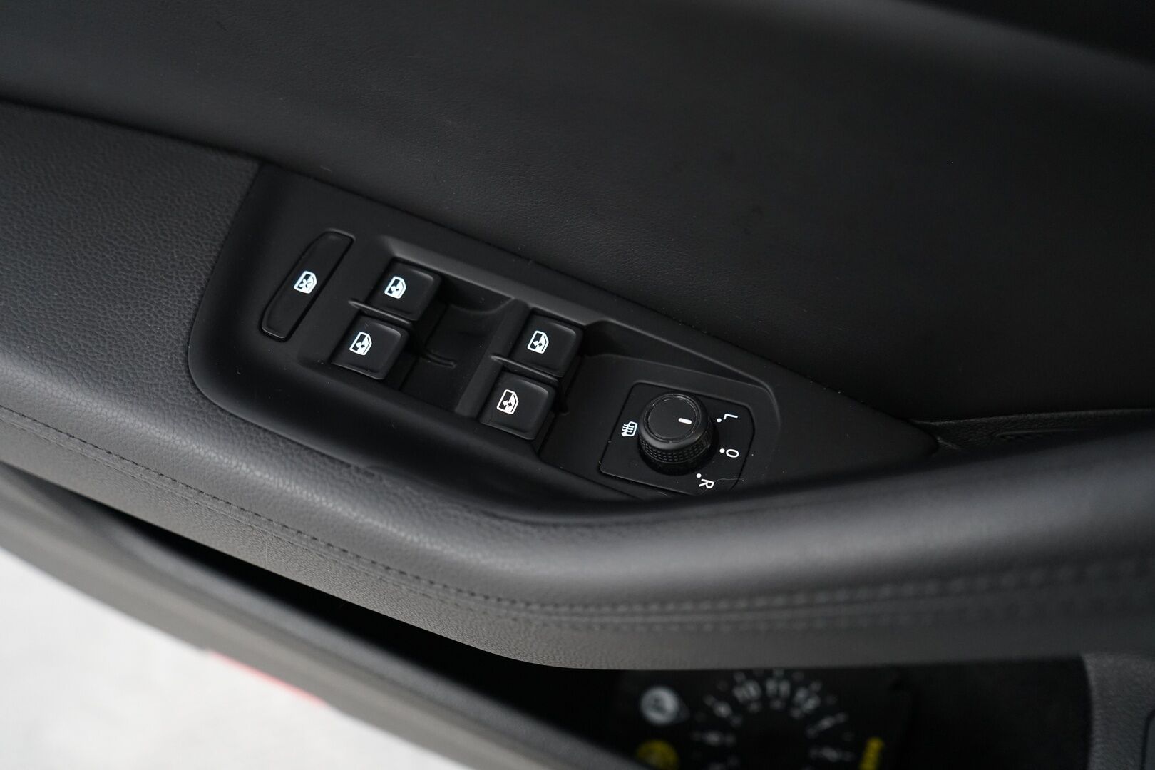 Volkswagen Passat 2018 Variant GTE Plug-In Hybrid 160 kW DSG-aut. *ACC /  P-Kamera / Nahka-Alcantara / Sähkökoukku* - KATSO KAMPANJAHINTA! / Jakohihna juuri vaihdettu / Hyvin huollettu / Kahdet renkaat alumiinivanteilla - HULLUT VÄLIPÄIVÄT KORKOTARJOUS 2,49%